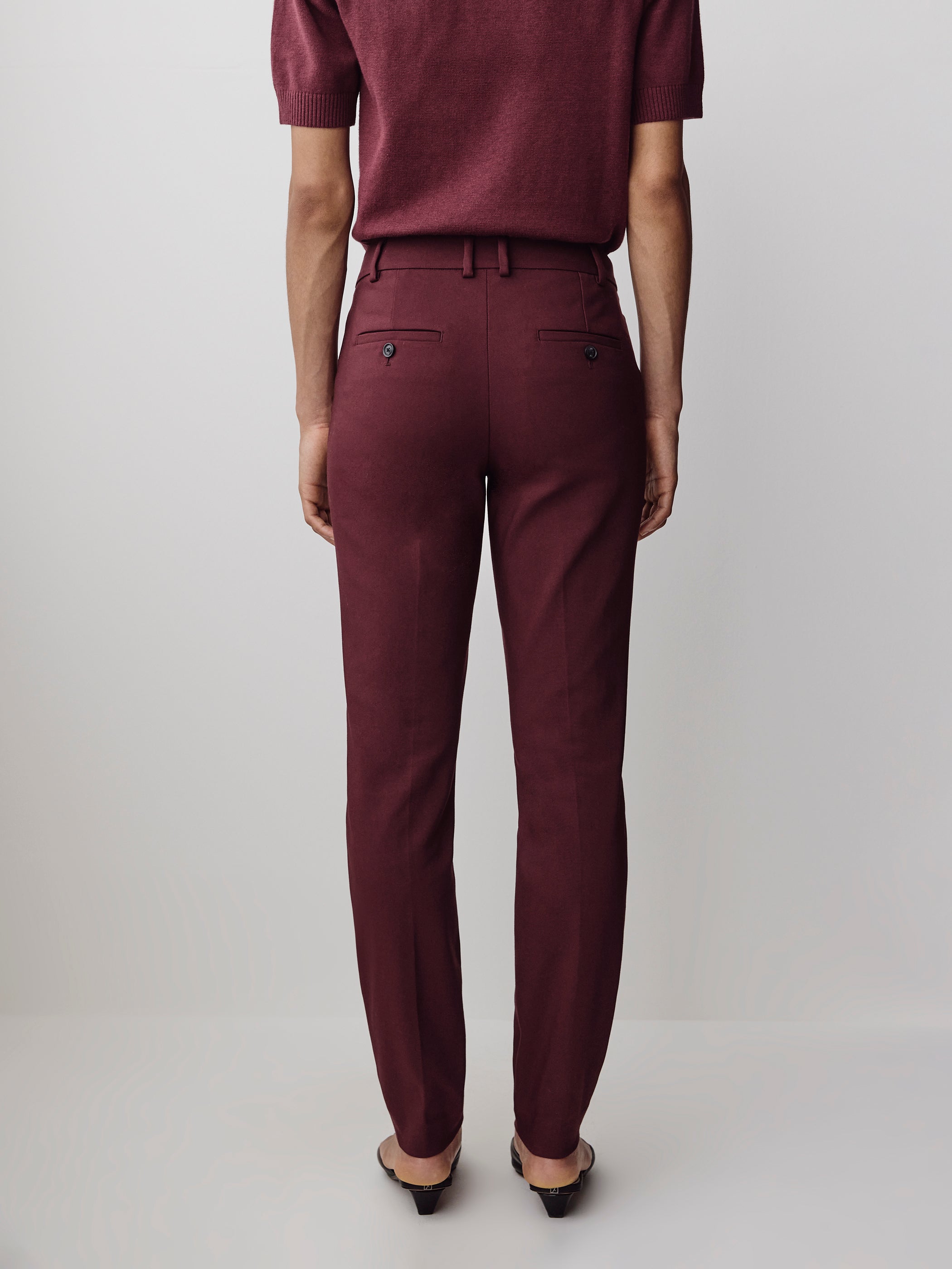 Mid-Rise Slim-Leg Signature 7/8 Pant