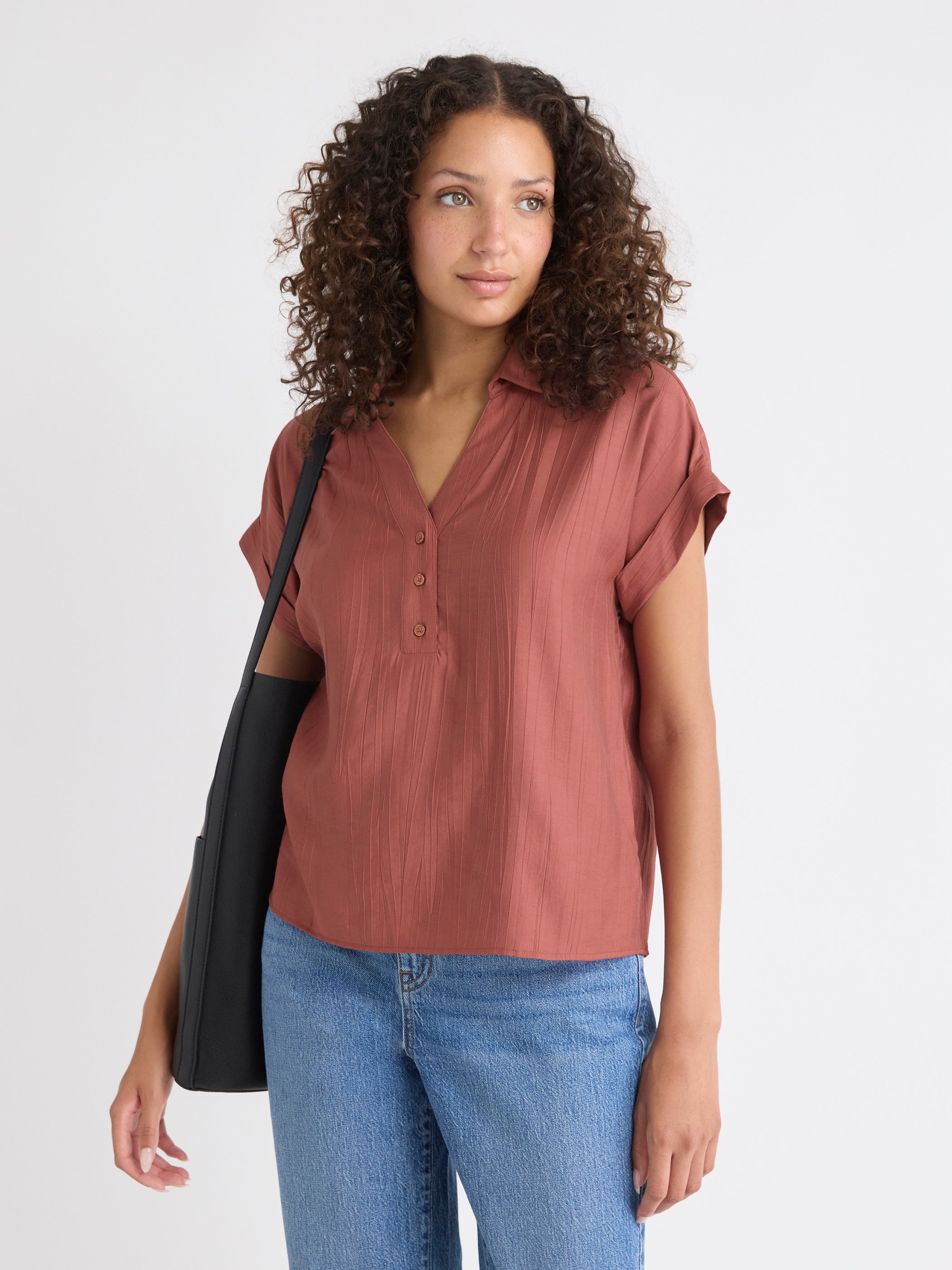 Blouse Boutonnée Texturée à Manches Très Courtes