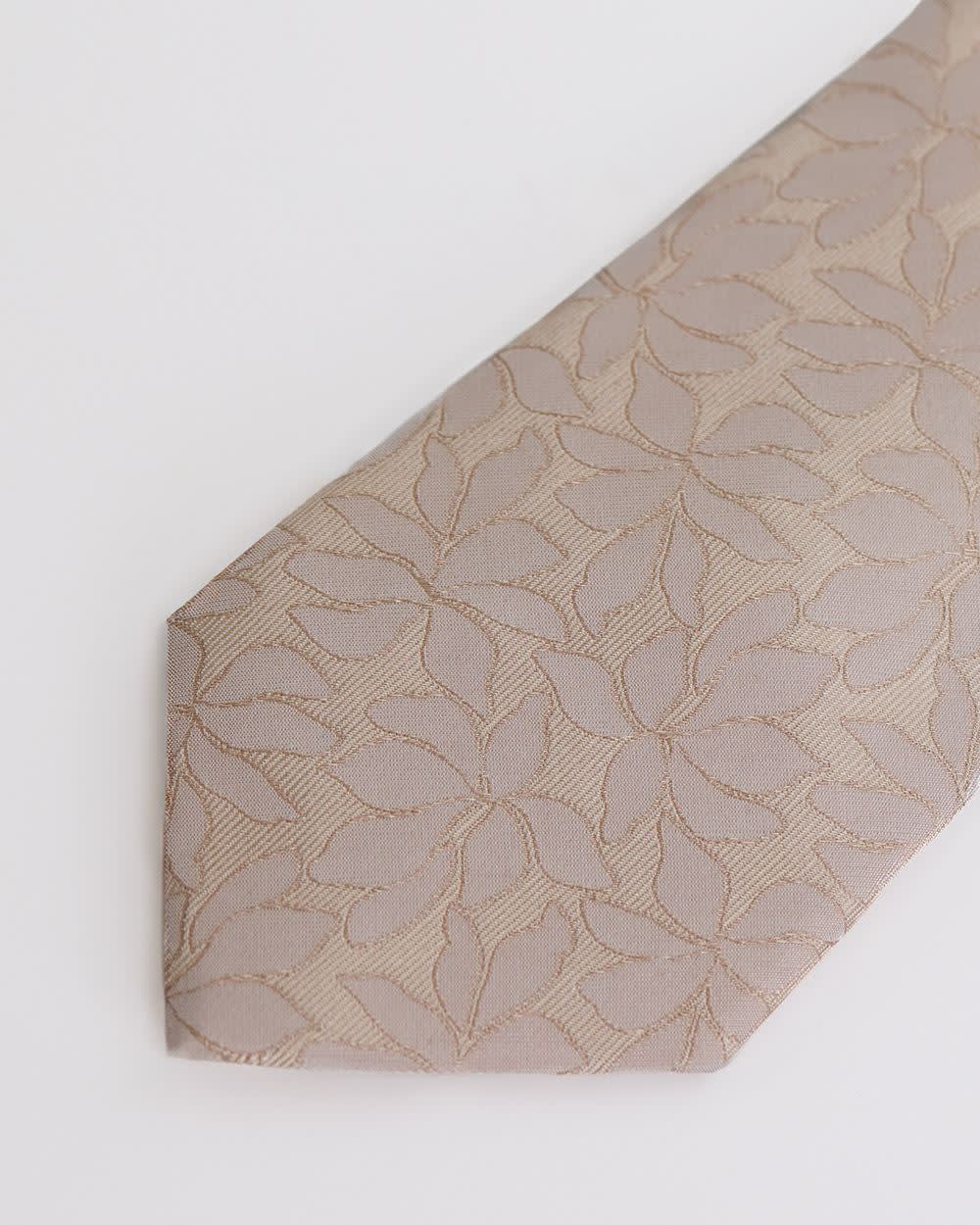 Celebration Regular Tie with Floral Pattern