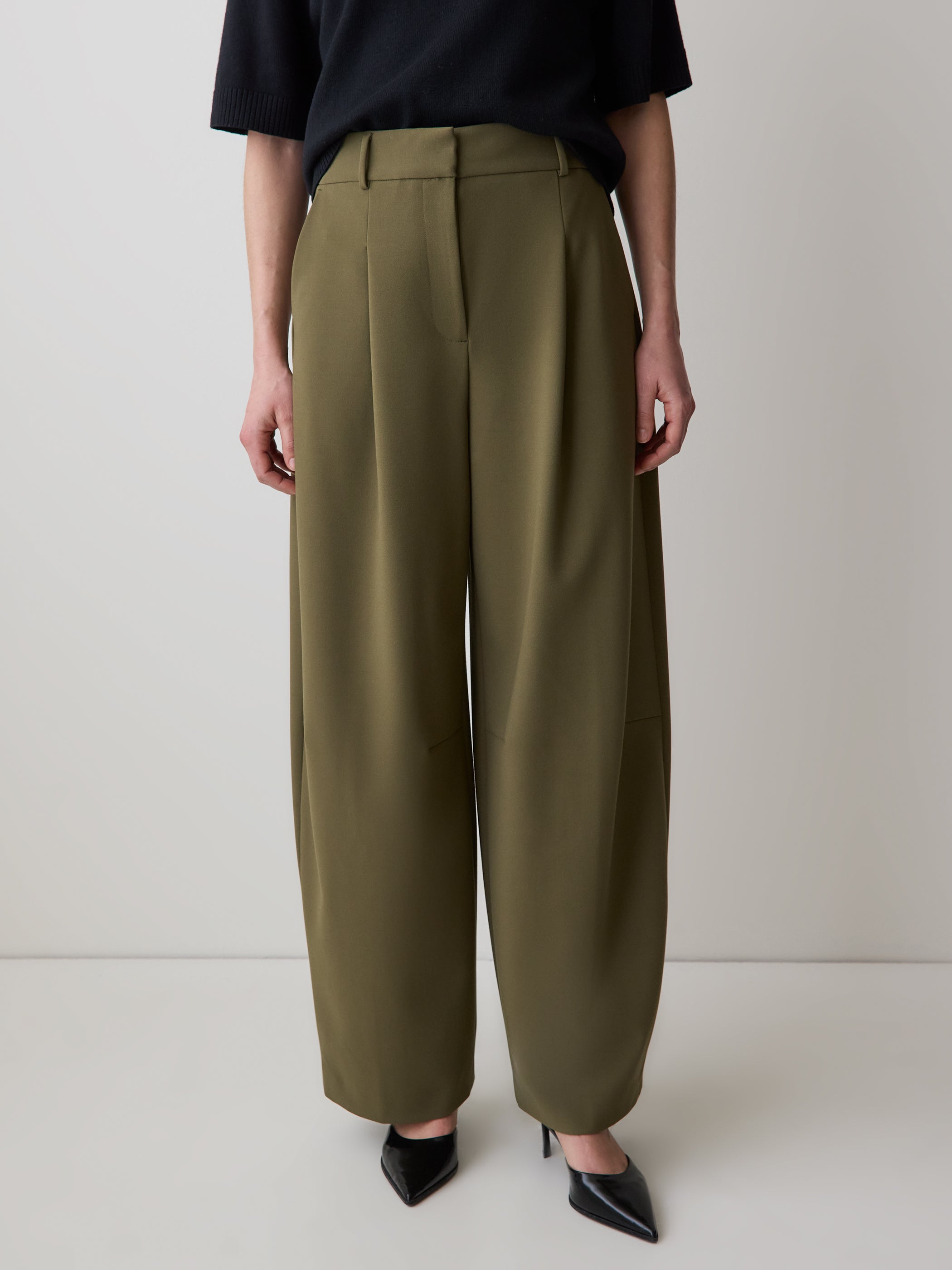 Twill High-Rise Barrel Pant