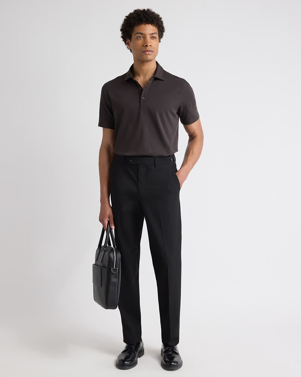 Pantalon Noir Essentiel à Coupe Ajustée
