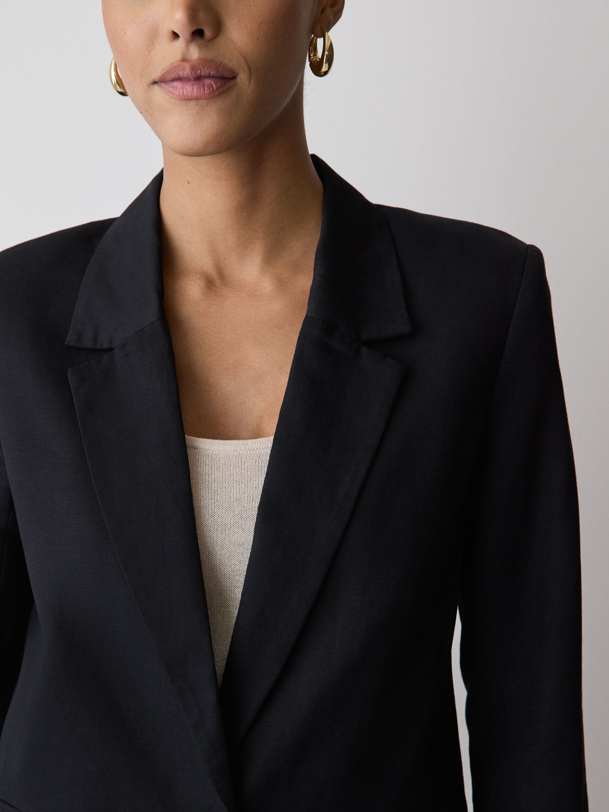 Linen-Blend Relaxed-Fit One-Button Blazer