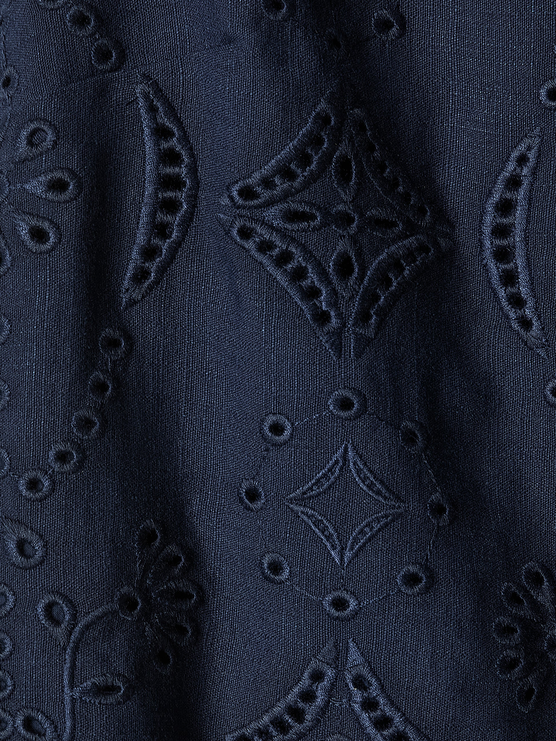 Sleeveless Embroidered Blouse