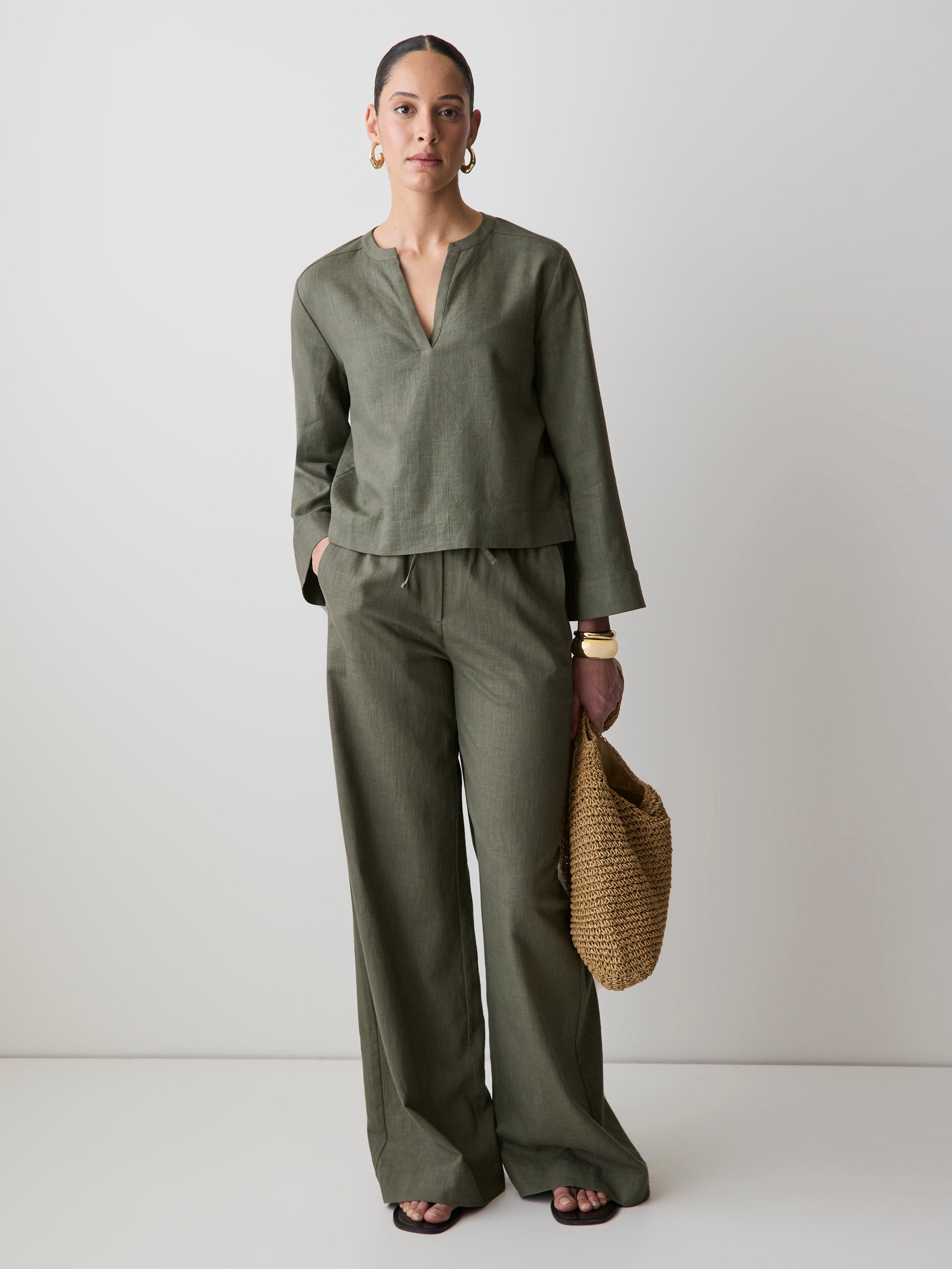 Linen Mid-Rise Wide-Leg Pant
