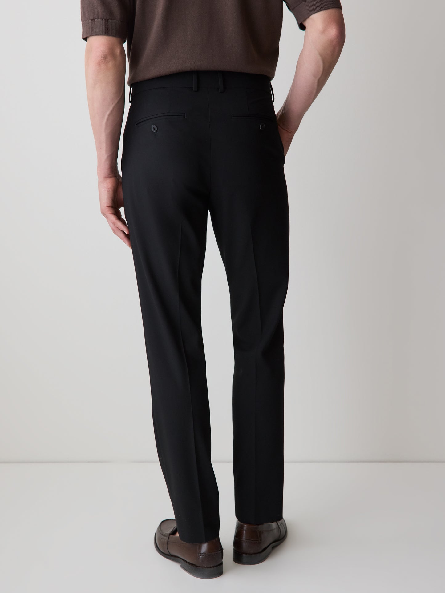 Slim-Fit Essential City Pant