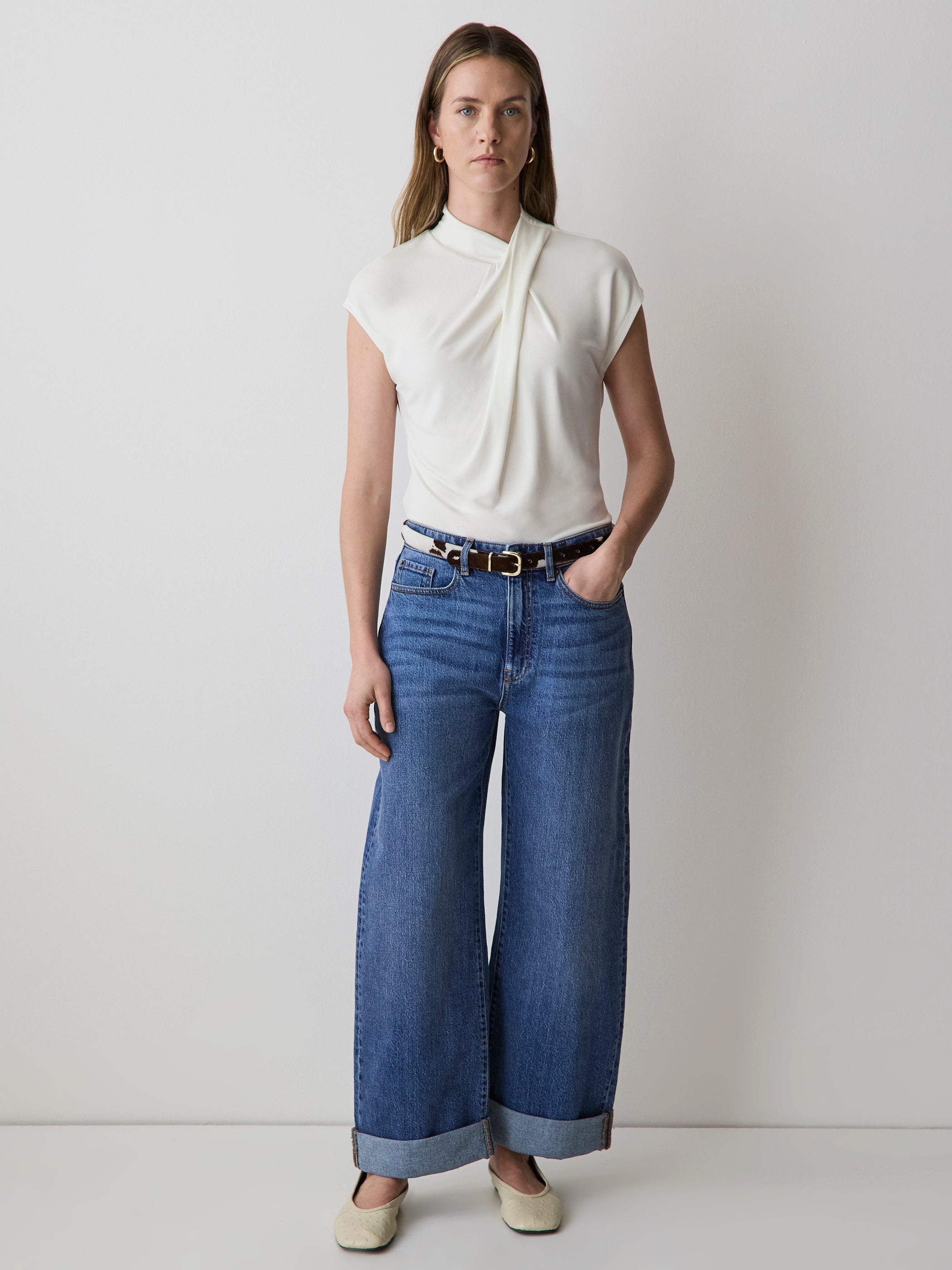 Haut à Manches Très Courtes à Col Montant Drapé à Détail Croisé