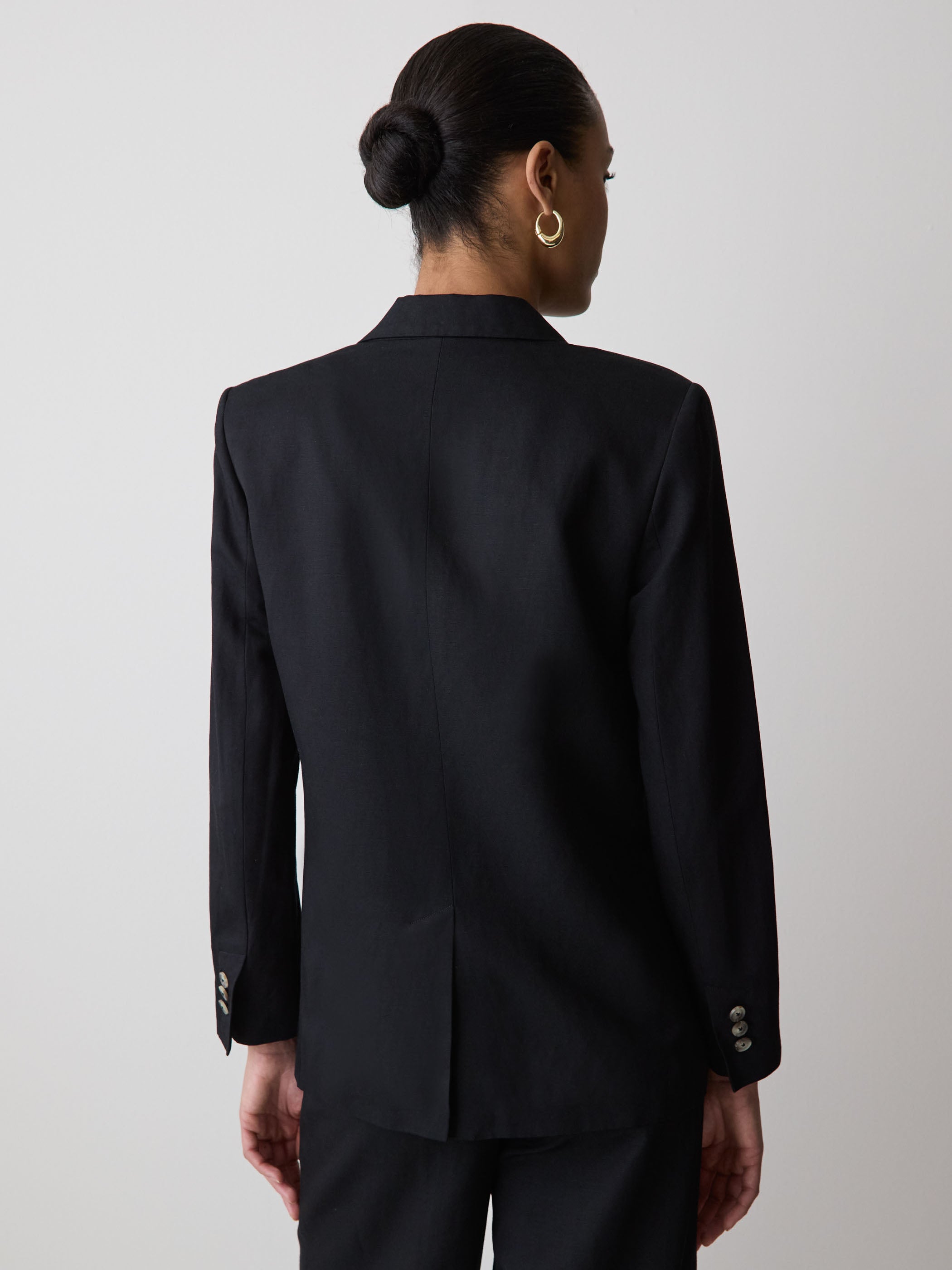 Linen-Blend Relaxed-Fit One-Button Blazer