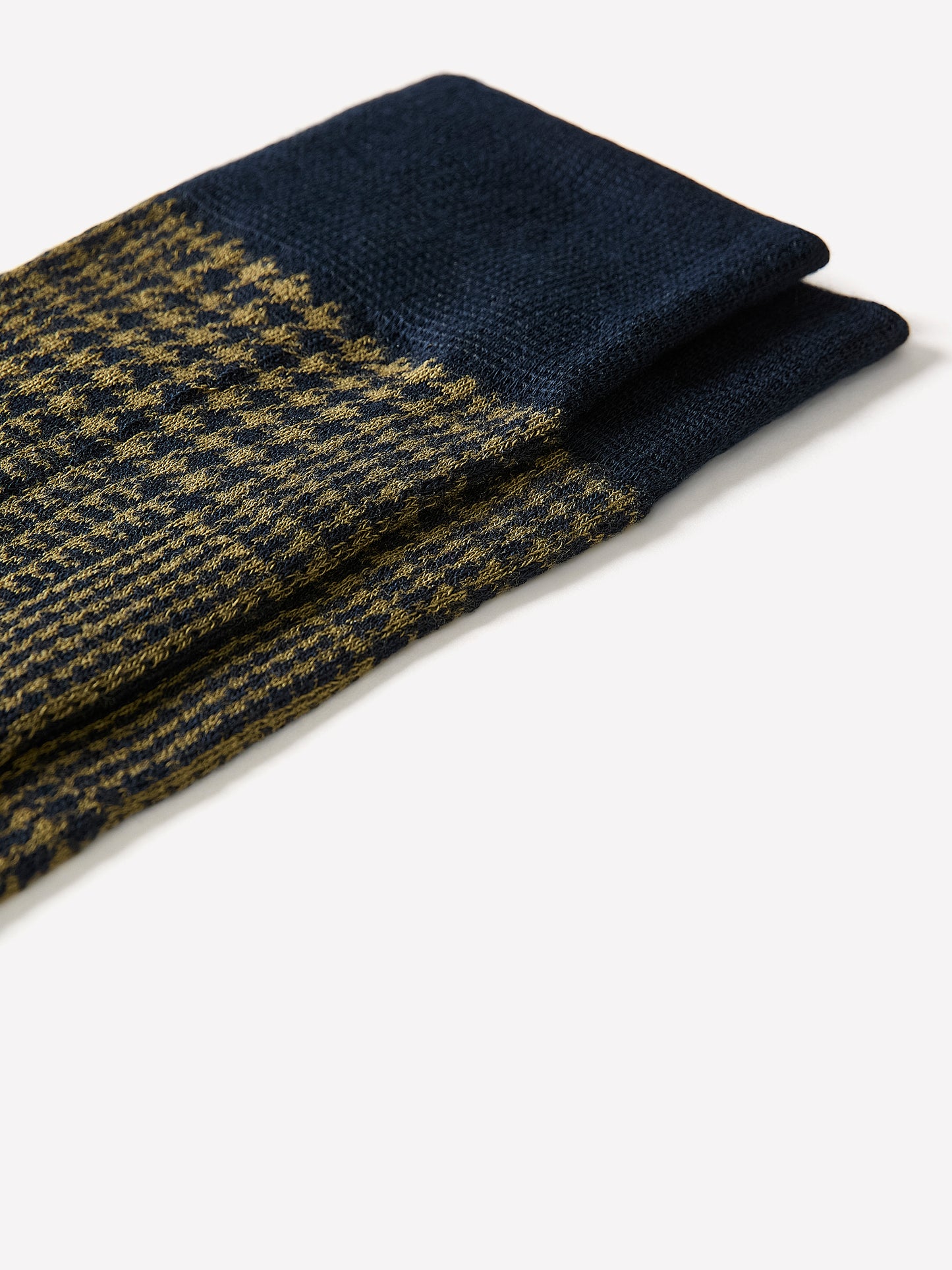 Men's Knit Dress Socks Houndstooth Pattern