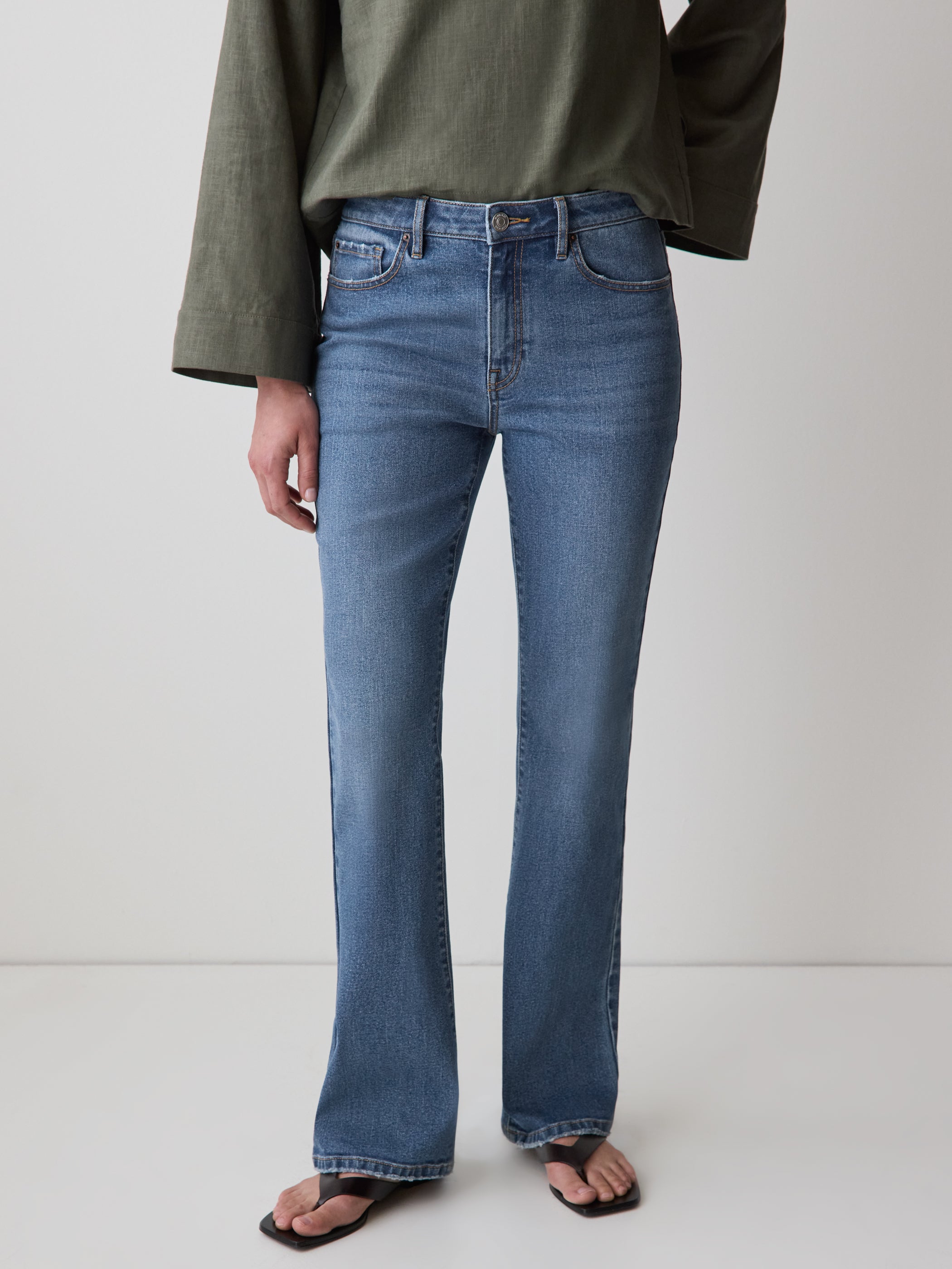 Mid-Rise Bootcut Jeans | RW&CO.