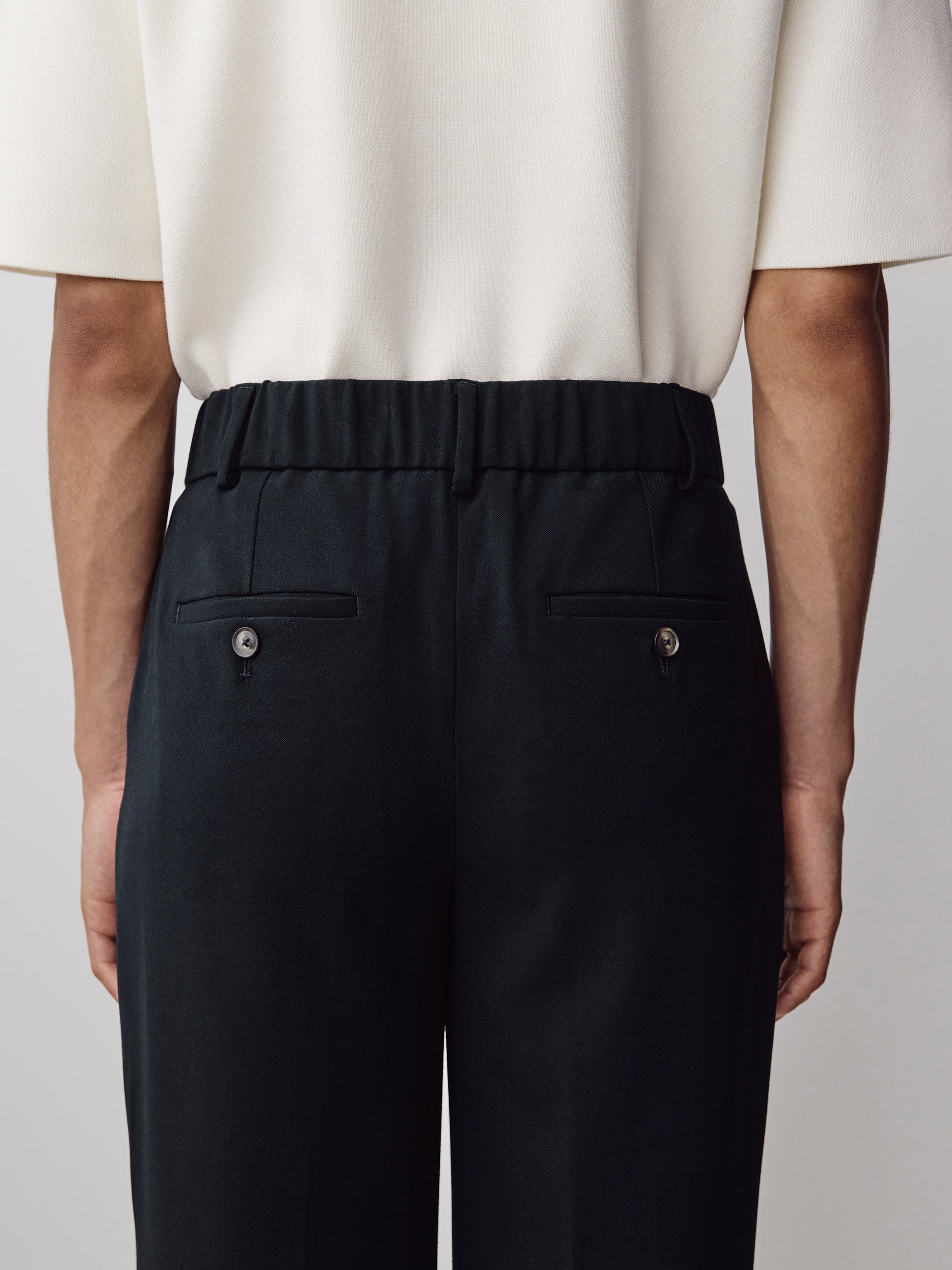 Black Mid-Rise Straight-Leg Cropped Pant