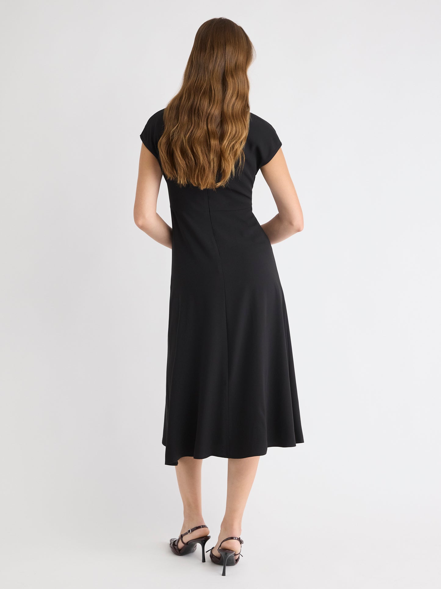 Robe Midi Sans Manches avec Détail Drapé