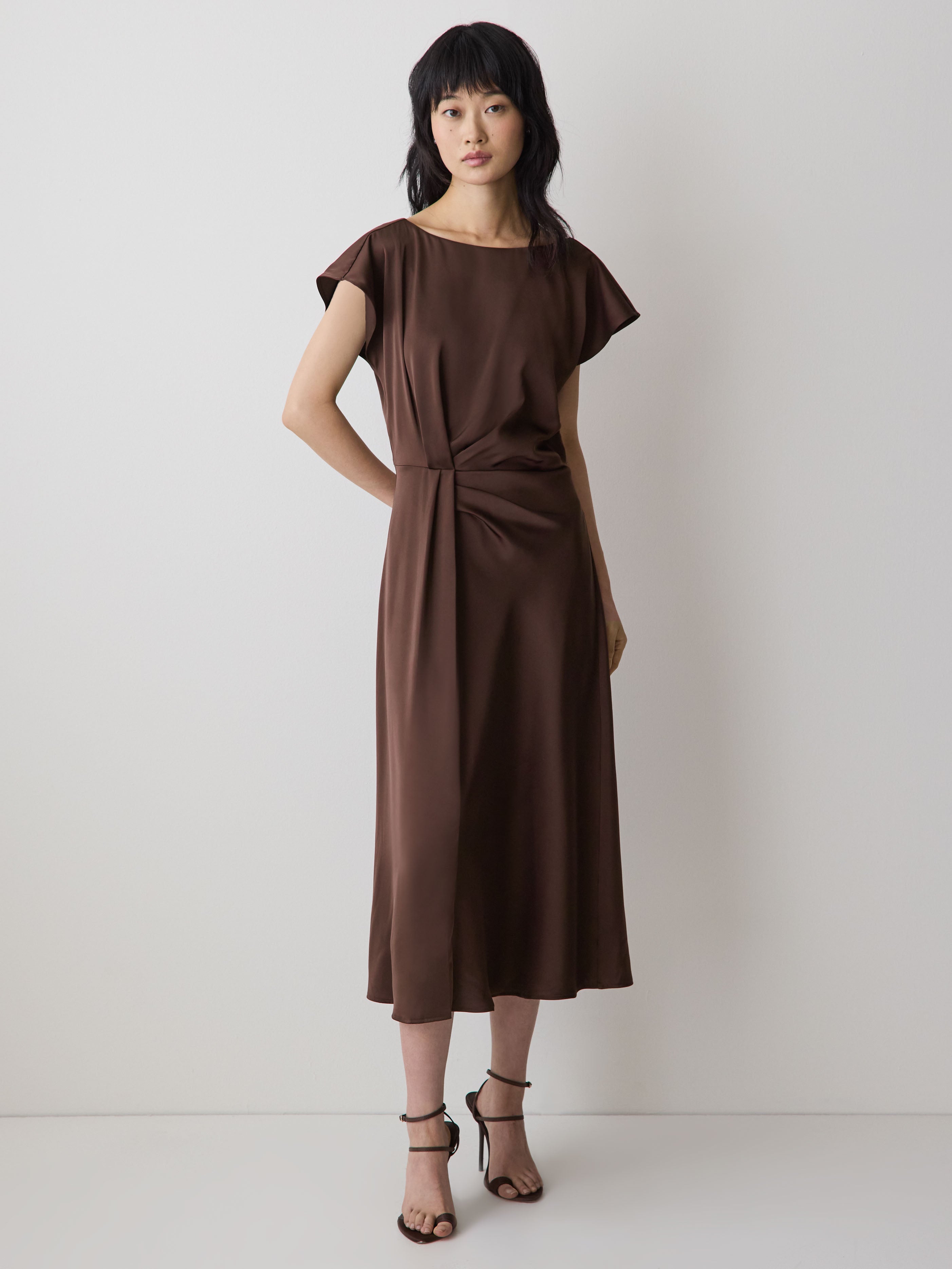 Robe Cocktail Midi à Manches Courtes et Détail Drapé