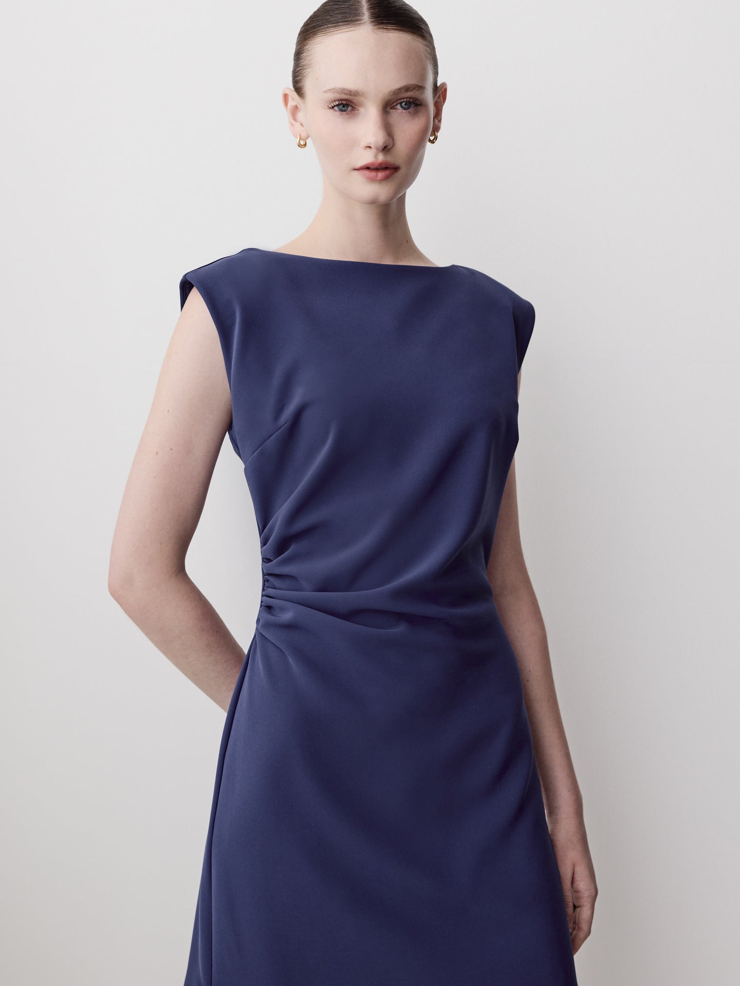 Robe Courte Sans Manches à Col Rond
