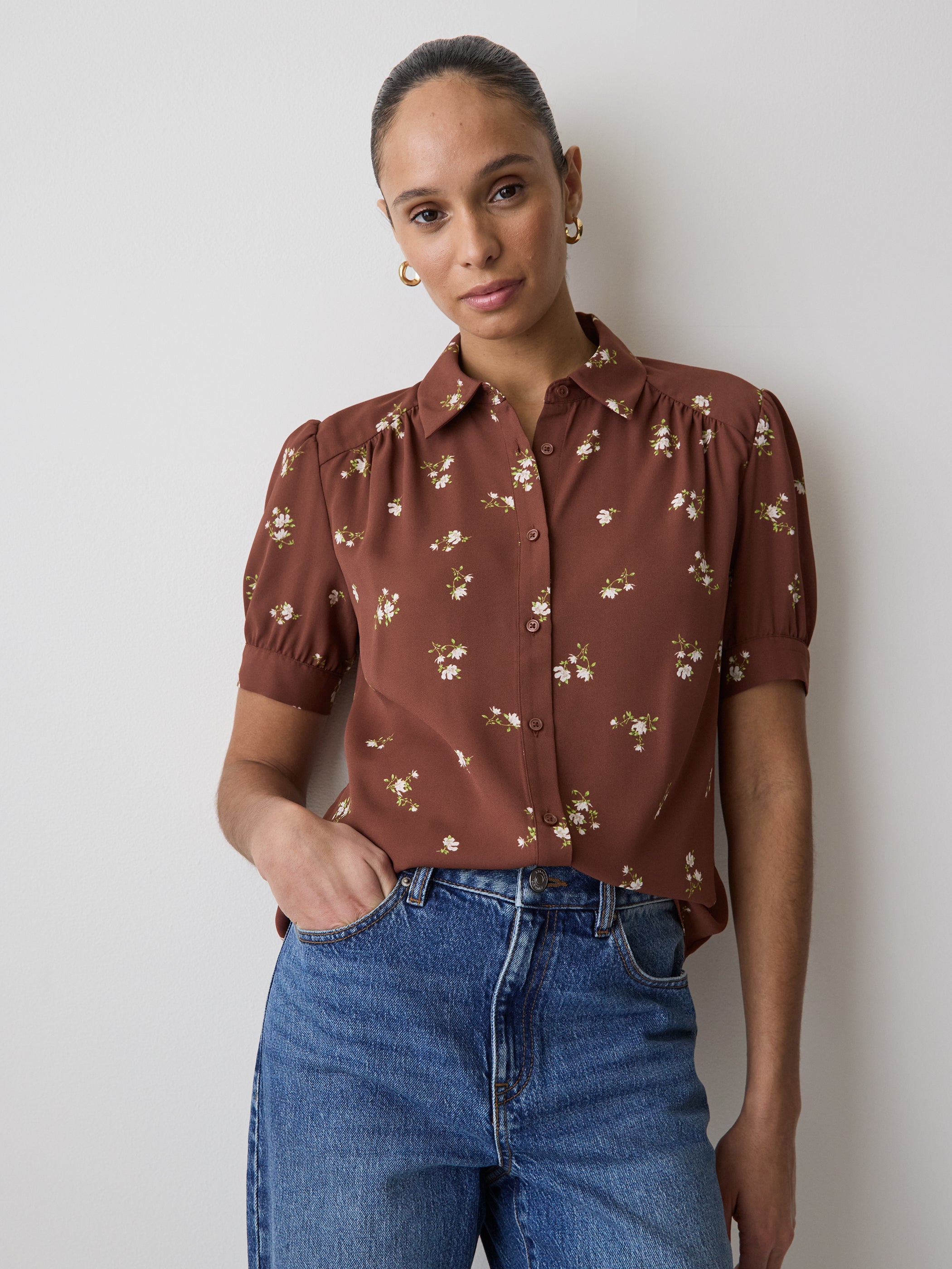 Blouse Boutonnée en Crêpe Soyeux à Manches Courtes