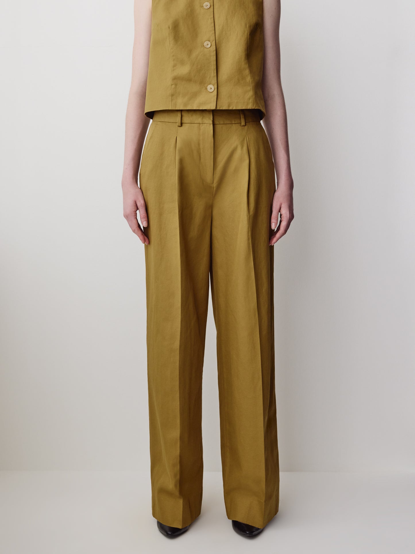 Wide-Leg High-Rise Linen-Blend Pant