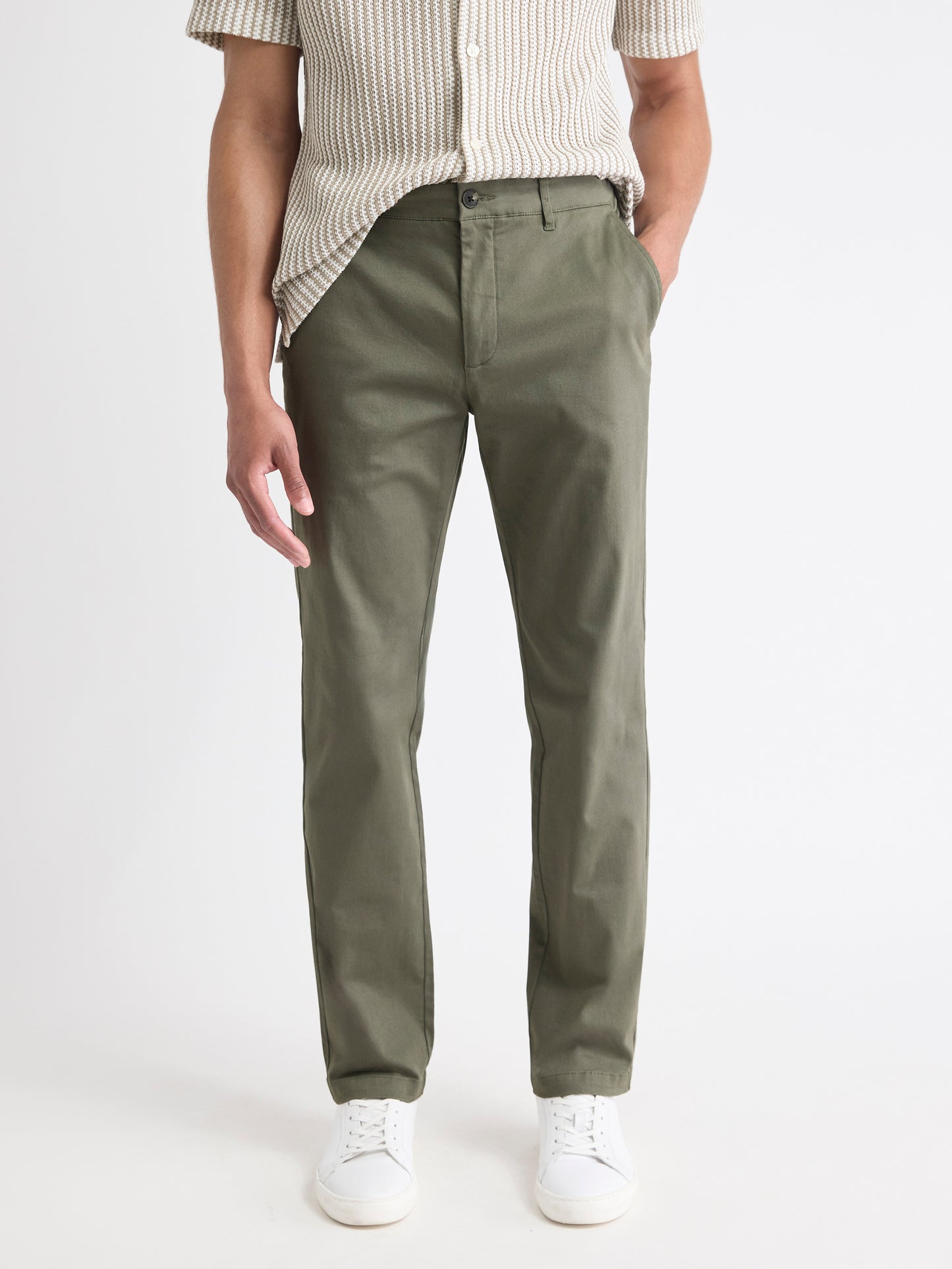 Slim-Fit Super-Stretch Chino Pant