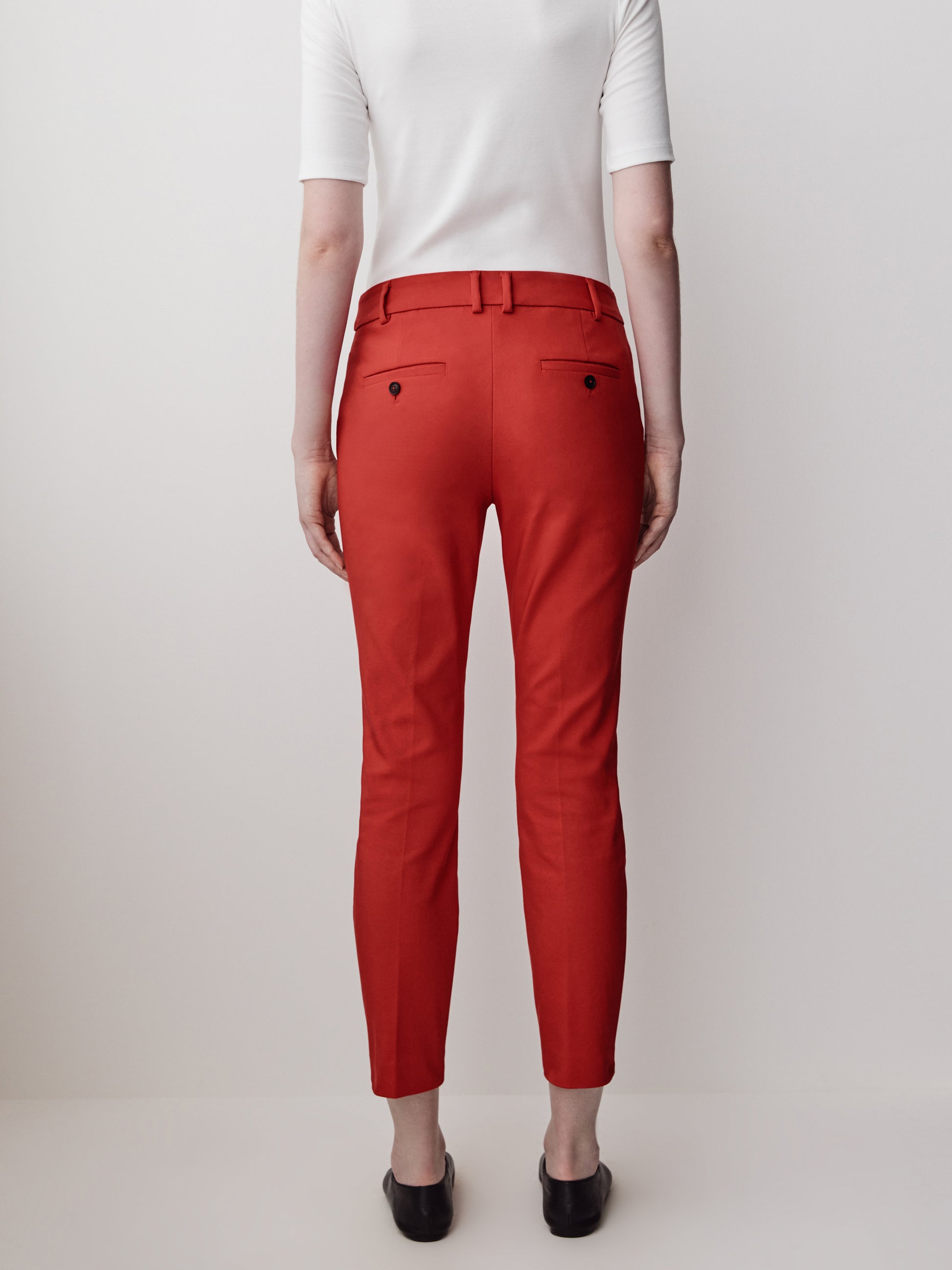 Limitless Mid-Rise Slim-Leg Signature Fit 7/8 Pant