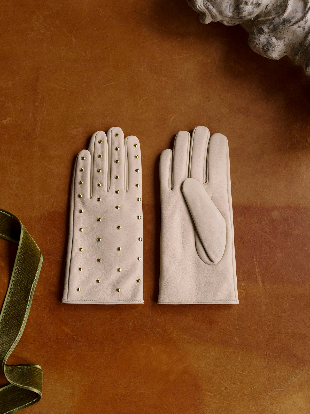 Gants Cloutés en Cuir