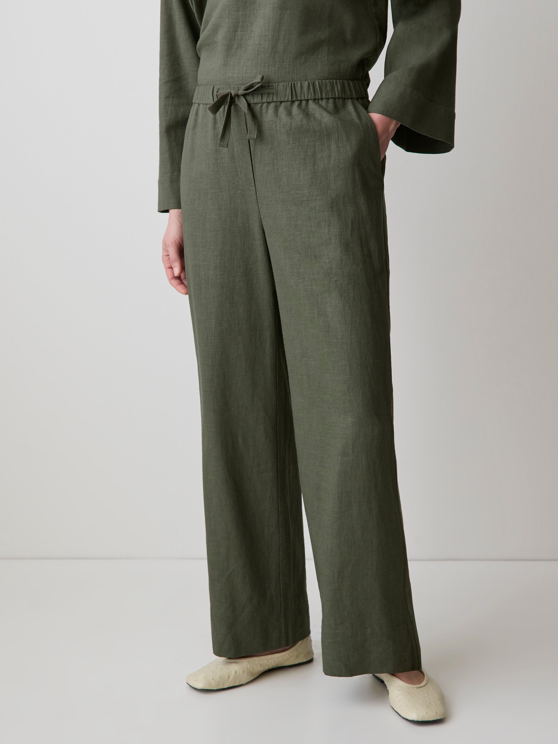 Linen Mid-Rise Straight-Leg Pant