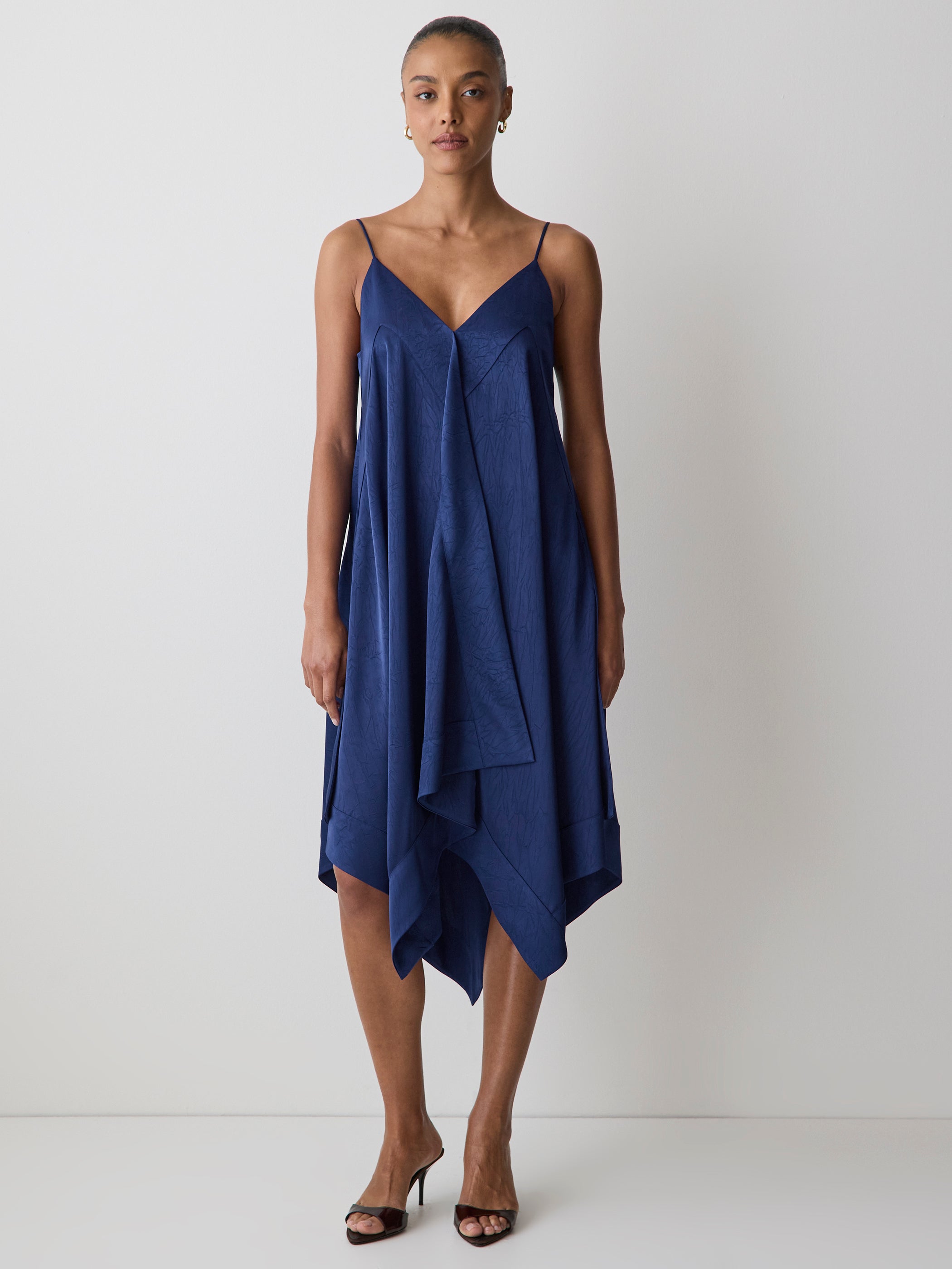 Women's Sleeveless V-Neck Satin Midi Dress – RW&CO
