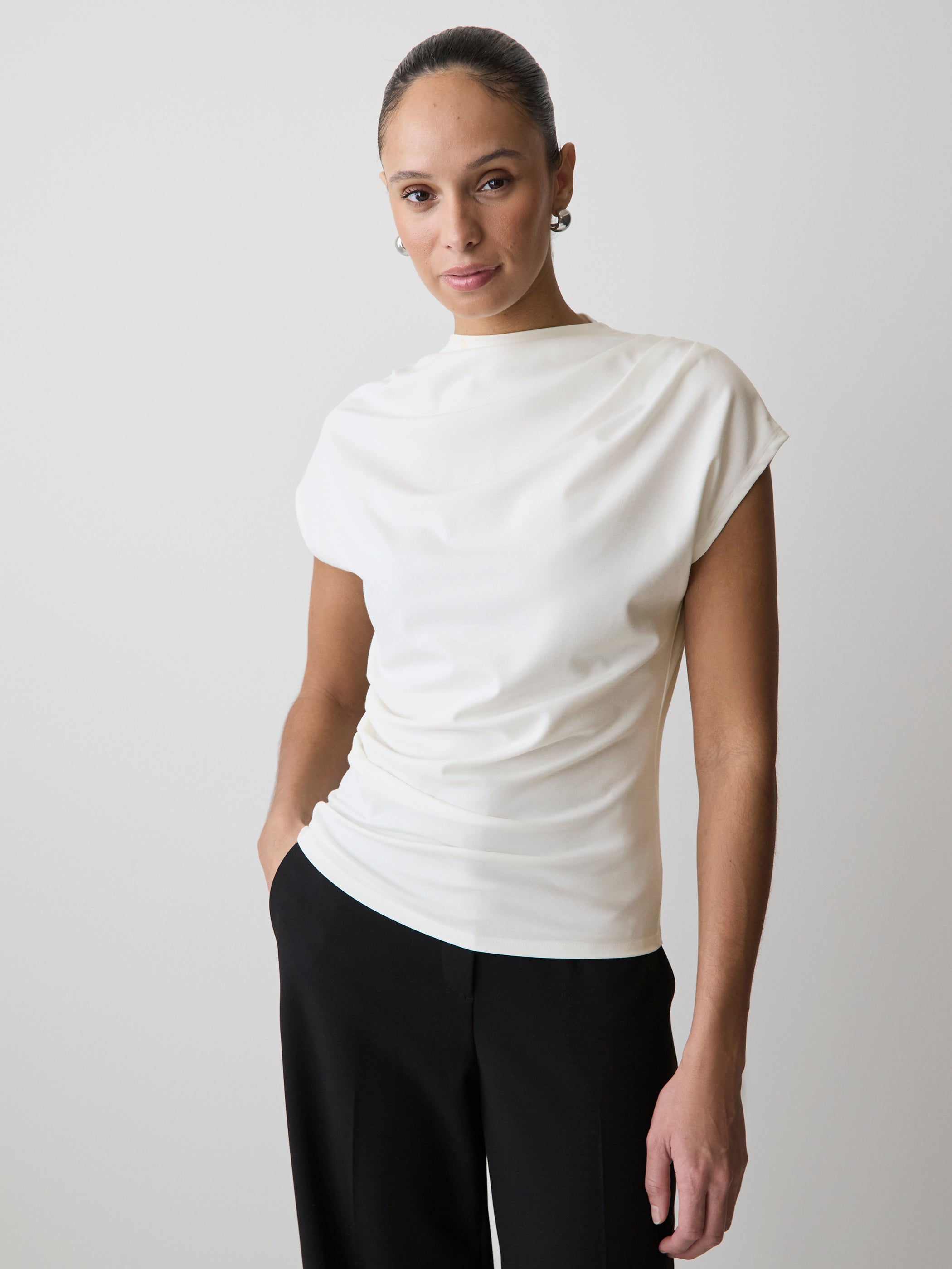 Women's Fitted Extended-Sleeve Crew-Neck Draped Top – RW&CO
