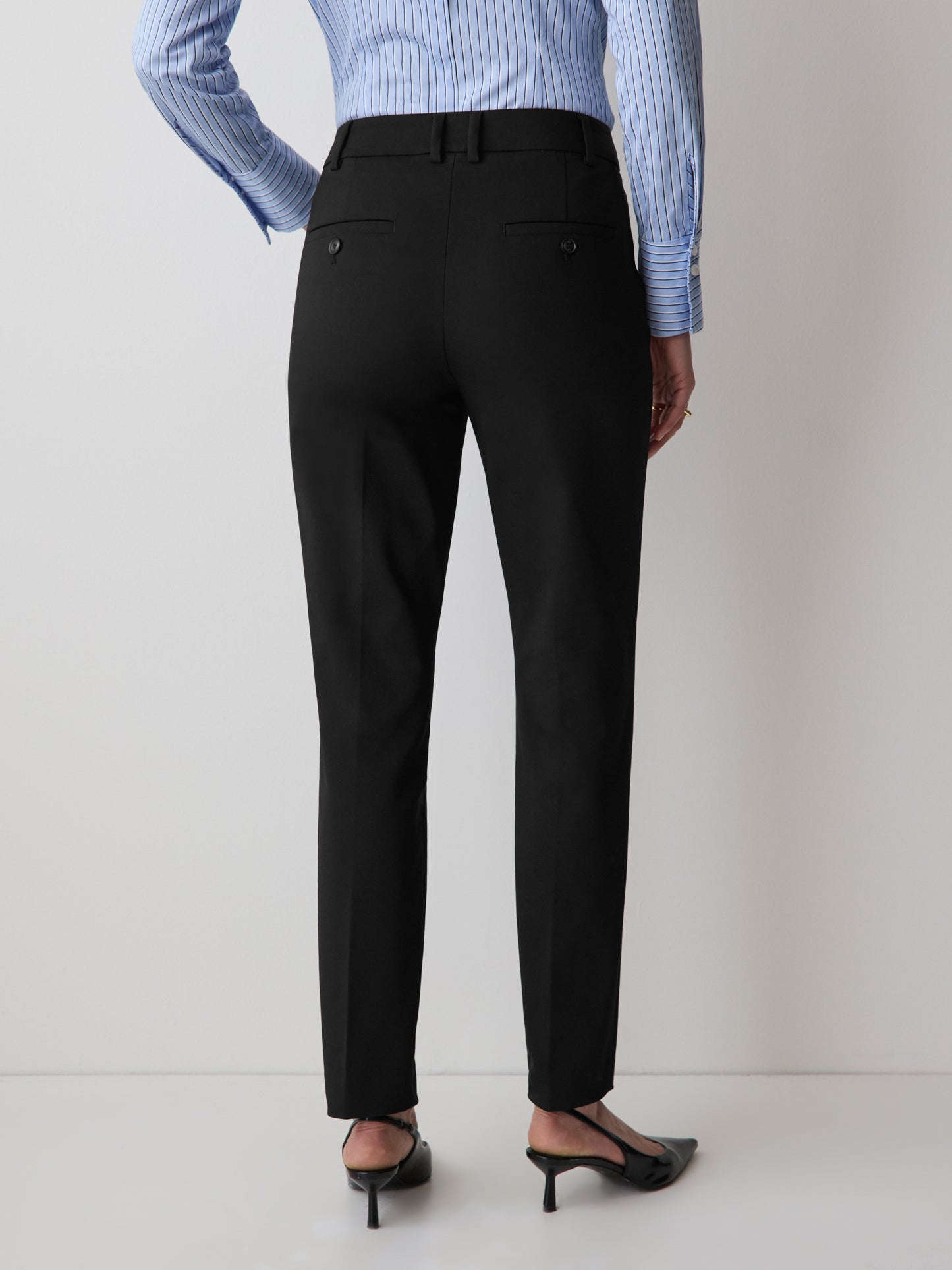 Limitless Mid-Rise Slim-Leg Signature Fit Ankle Pant