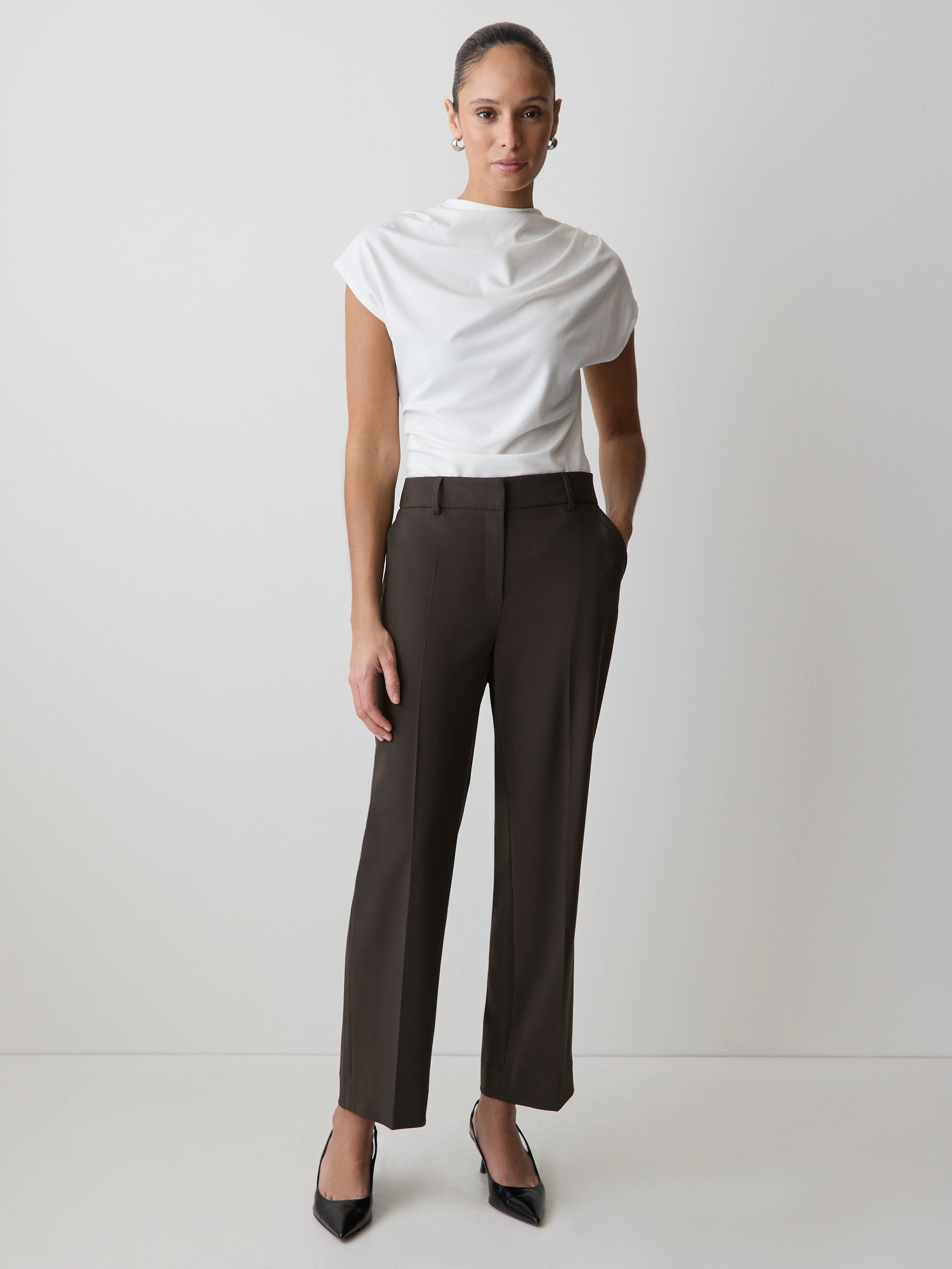 Mid-Rise Straight-Leg Cropped Pant