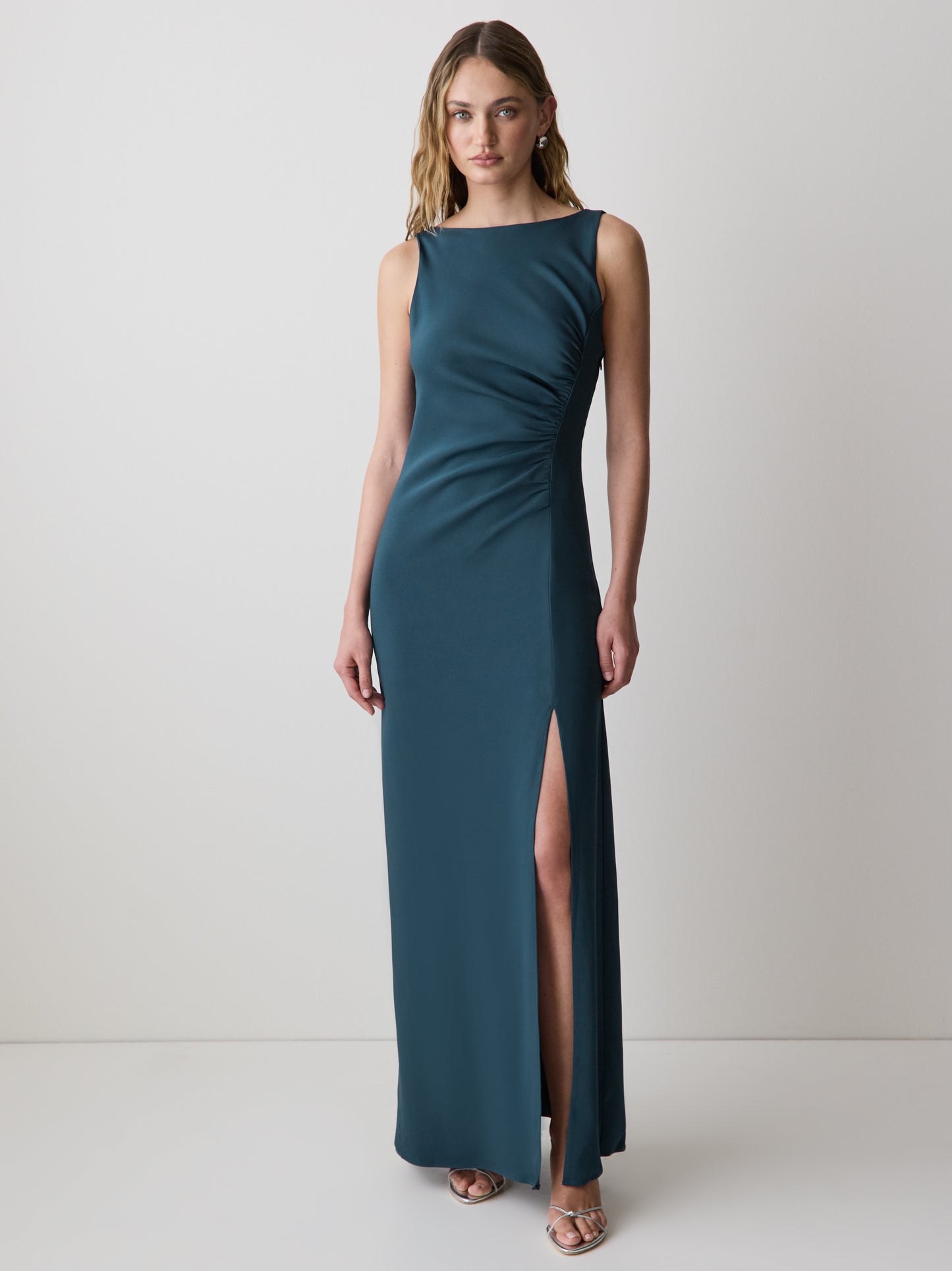 bateau neck cocktail dress Women's Sleeveless Boat-Neck Maxi Cocktail Dress – RW&CO
