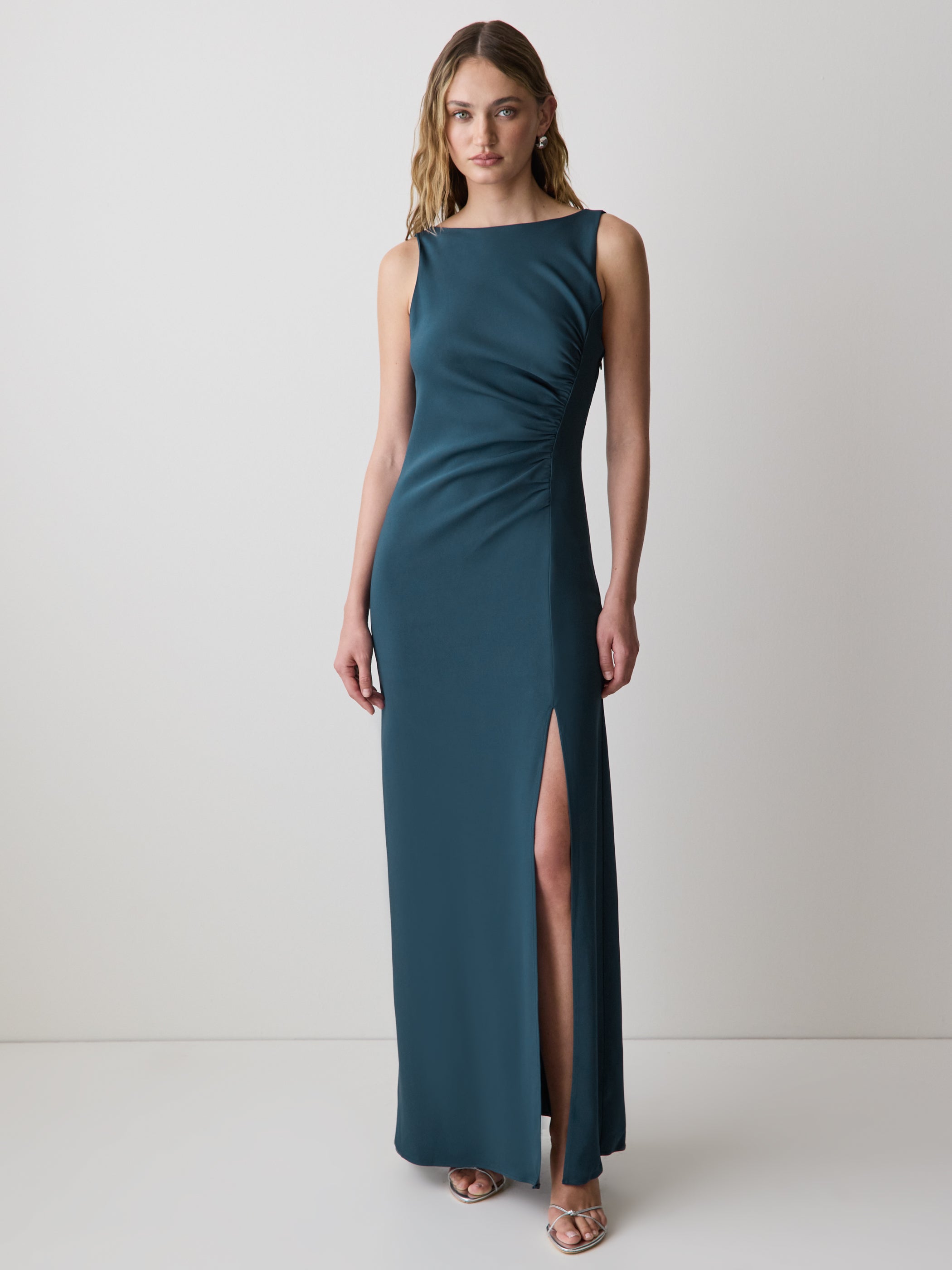 Sleeveless Boat-Neck Maxi Cocktail Dress
