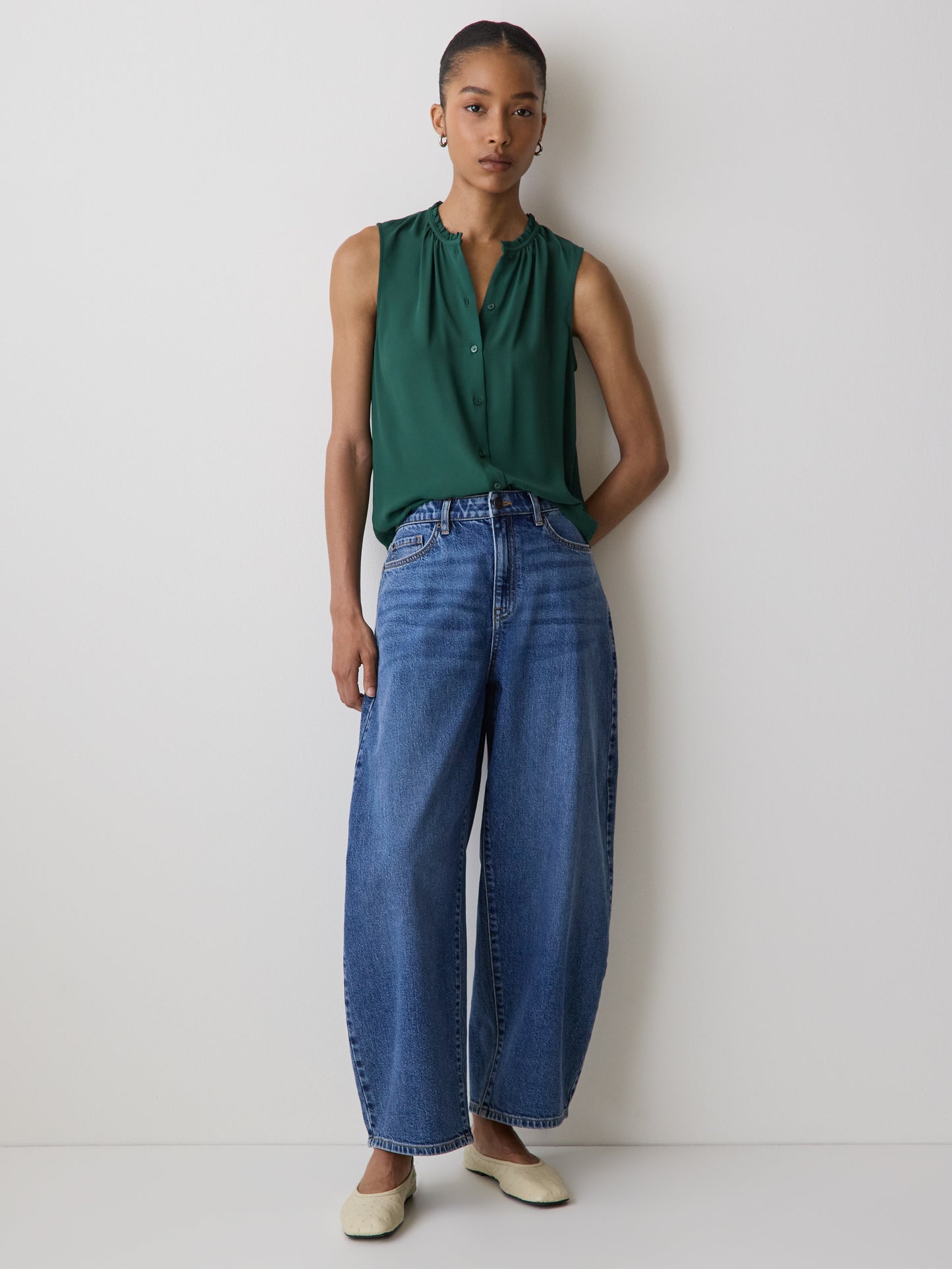 Sleeveless Buttoned-Down Blouse with Ruffled Trim