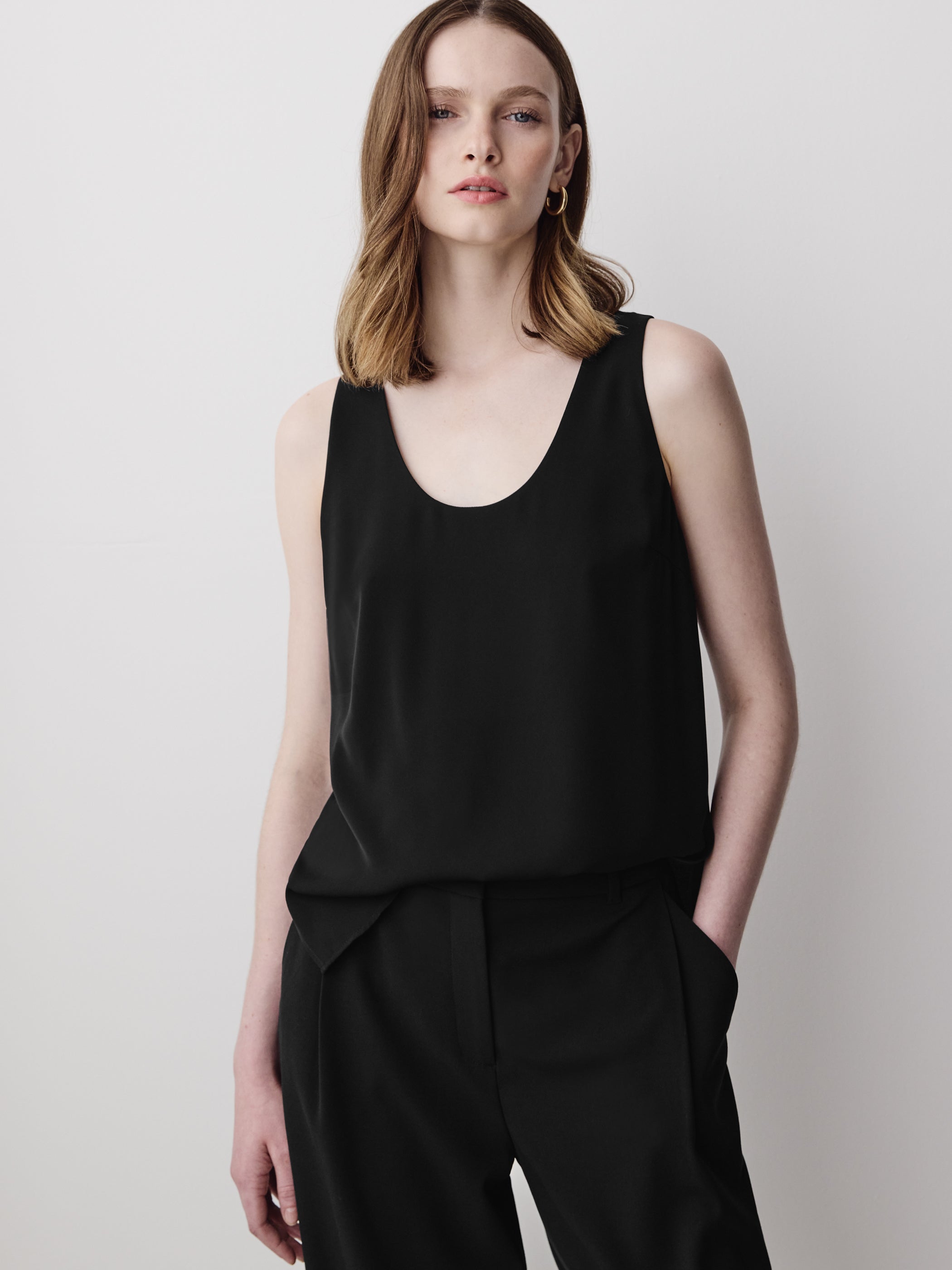 Women's U-Neck Luxe Crepe Cami Blouse Light Fabric – RW&CO
