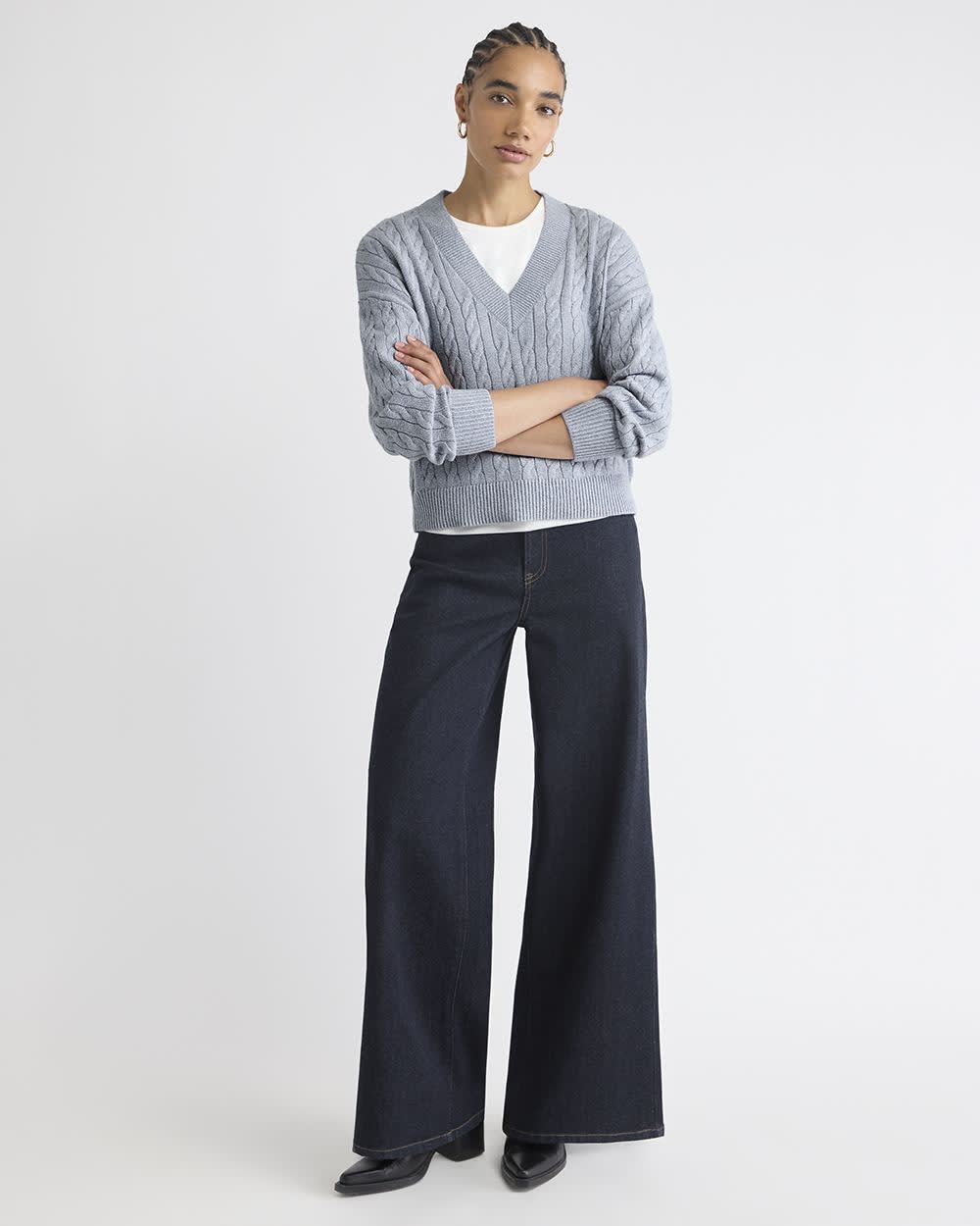 Pull Laine Mérinos à Manches Longues et Col V en Mailles Torsadées