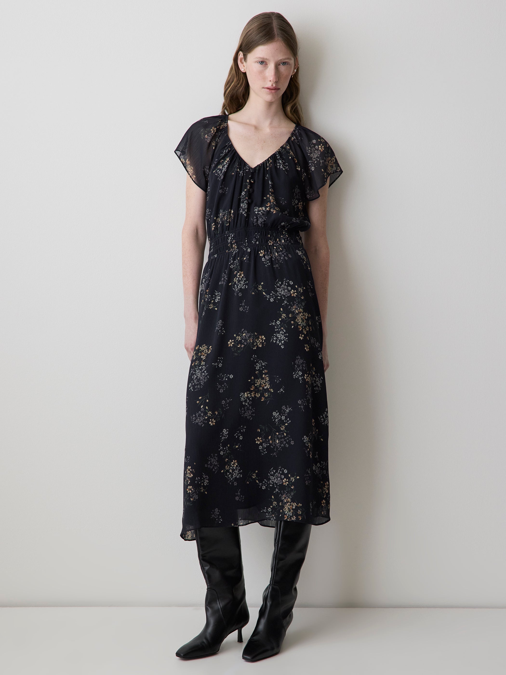 Robe Midi Cintrée et Évasée à Manches Courtes à Volants