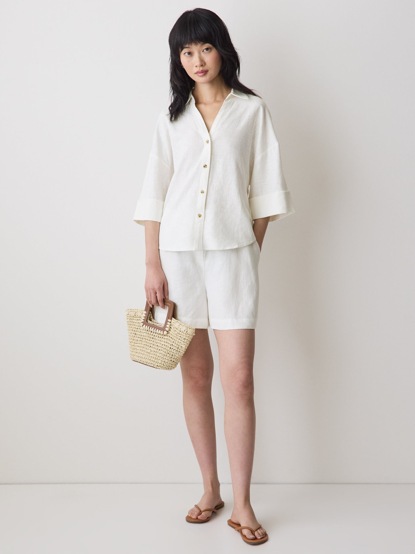 Linen Mid-Rise Pull-On Short