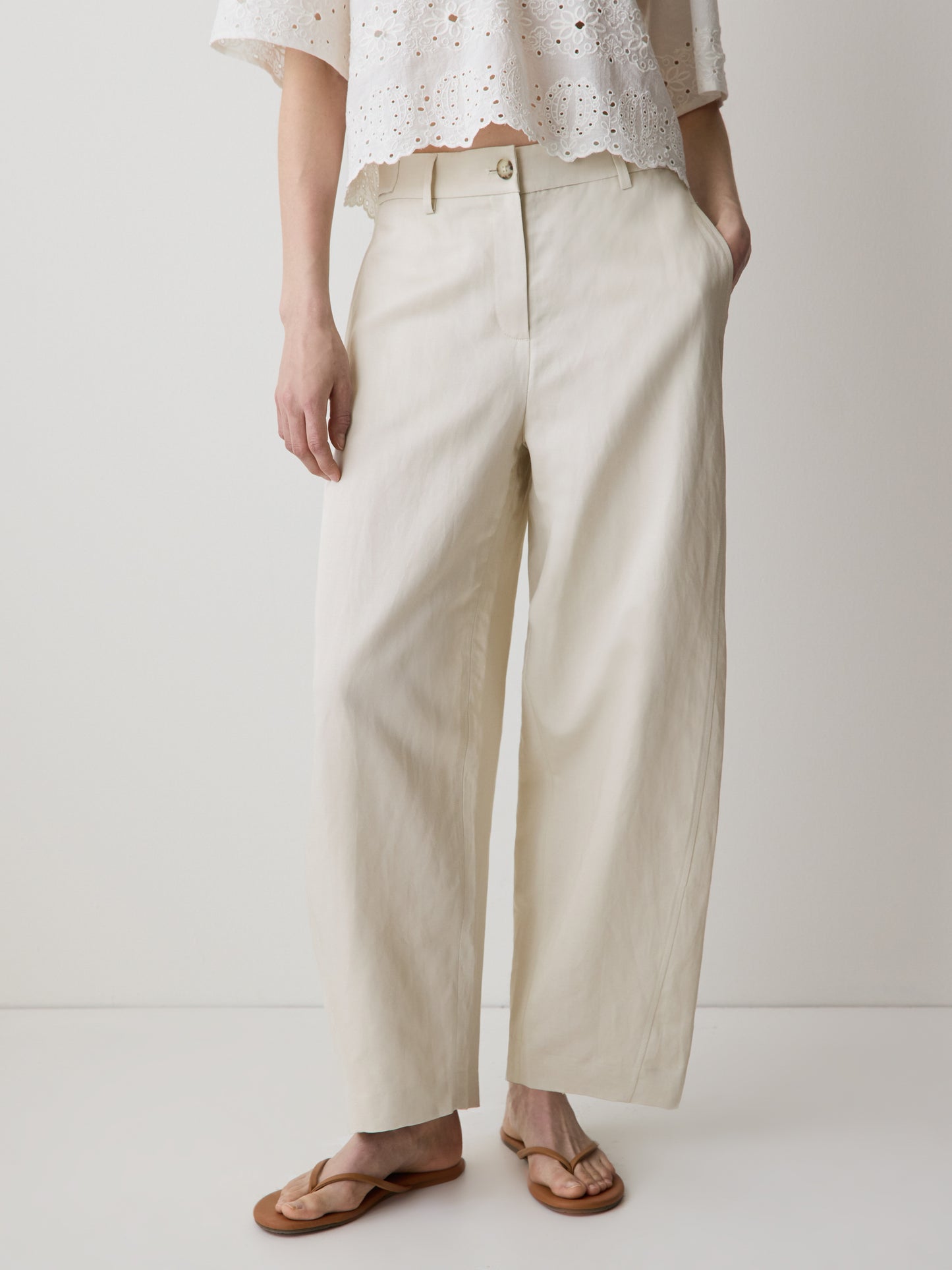 Twill High-Rise Barrel Pant