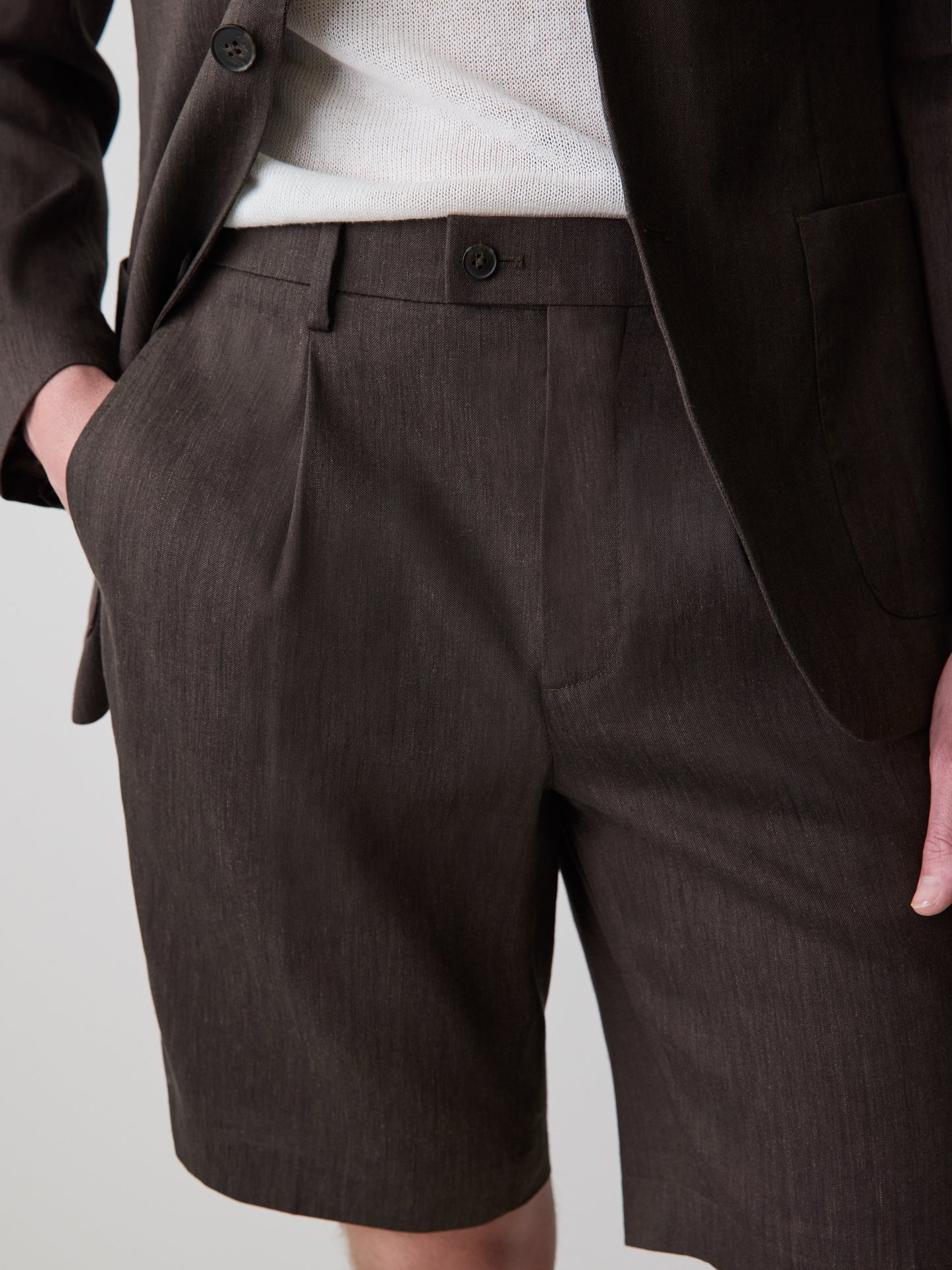 Linen-Blend Pleated Shorts