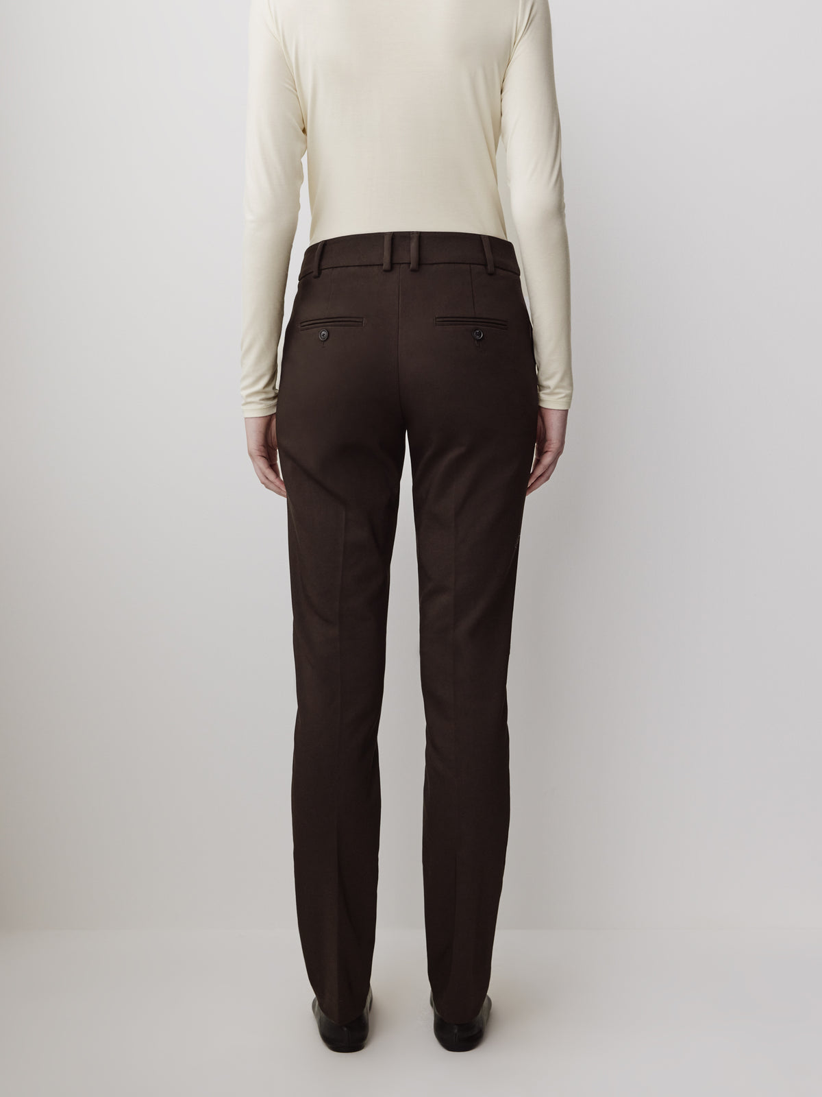 Mid-Rise Slim-Leg Signature Pant