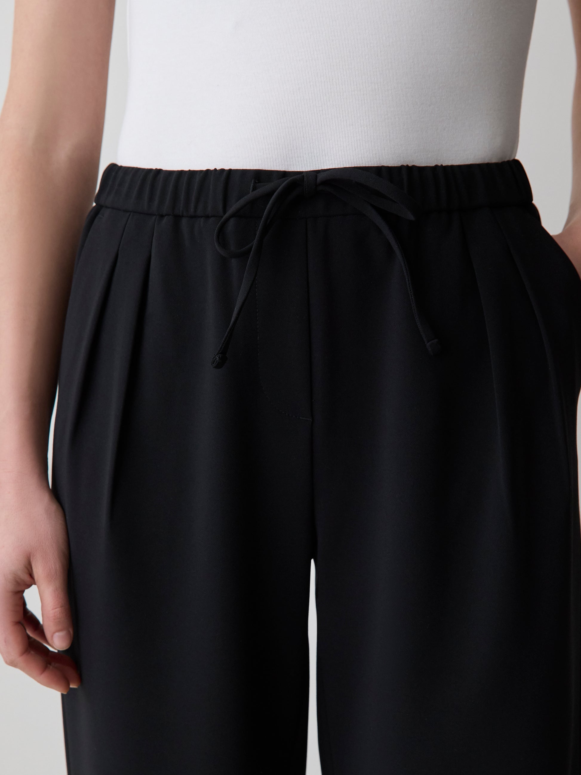 Pull-On Mid-Rise Wide-Leg Pant