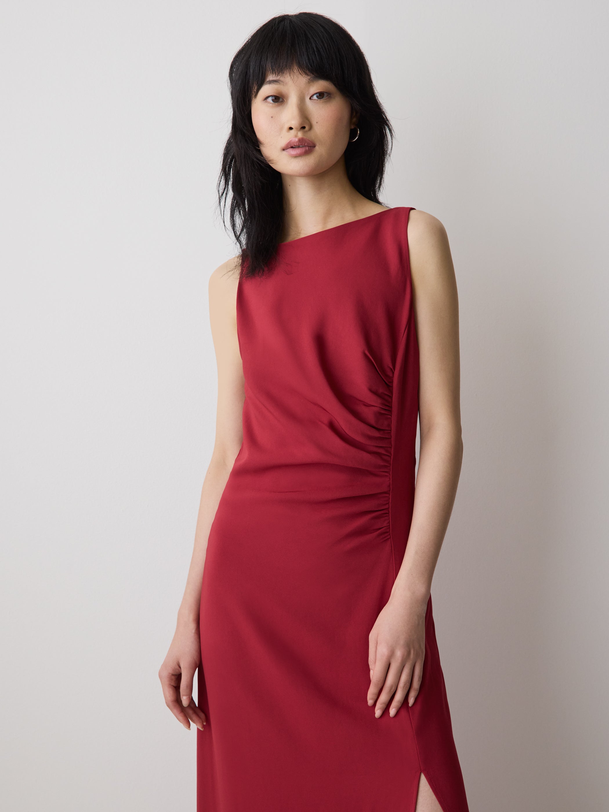 Sleeveless Boat-Neck Maxi Cocktail Dress