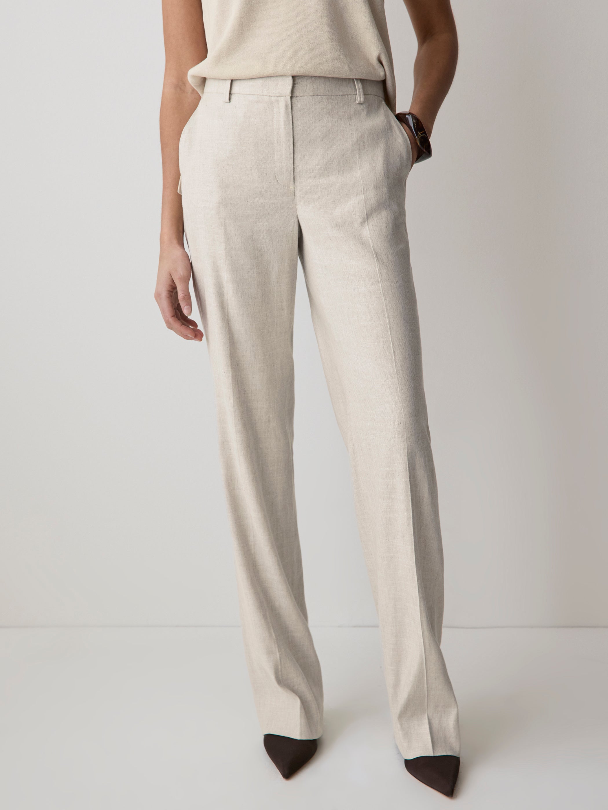 Mid-Rise Wide-Leg Pant