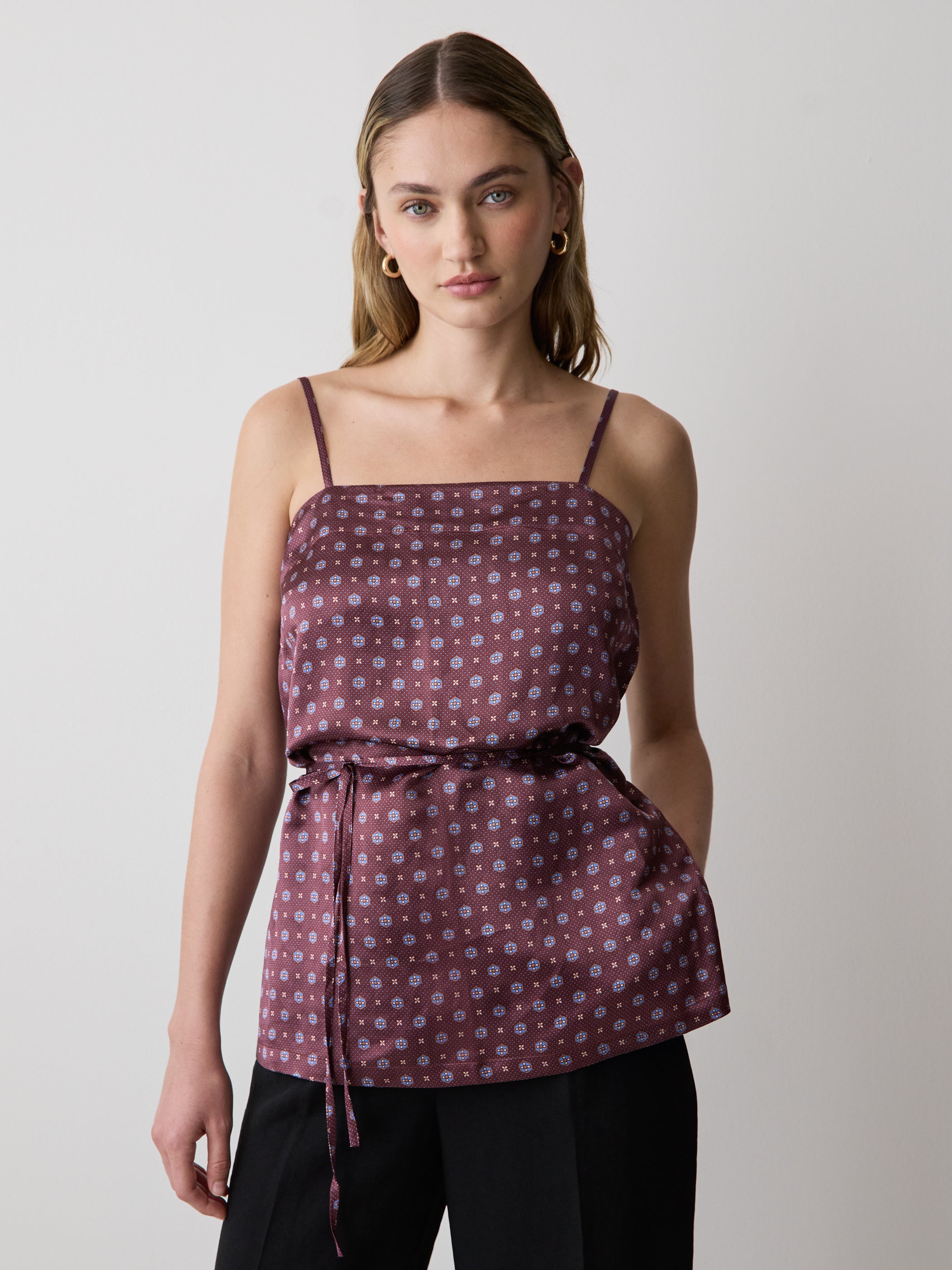 Women's Sleeveless Square-Neck Blouse Summer Top – RW&CO