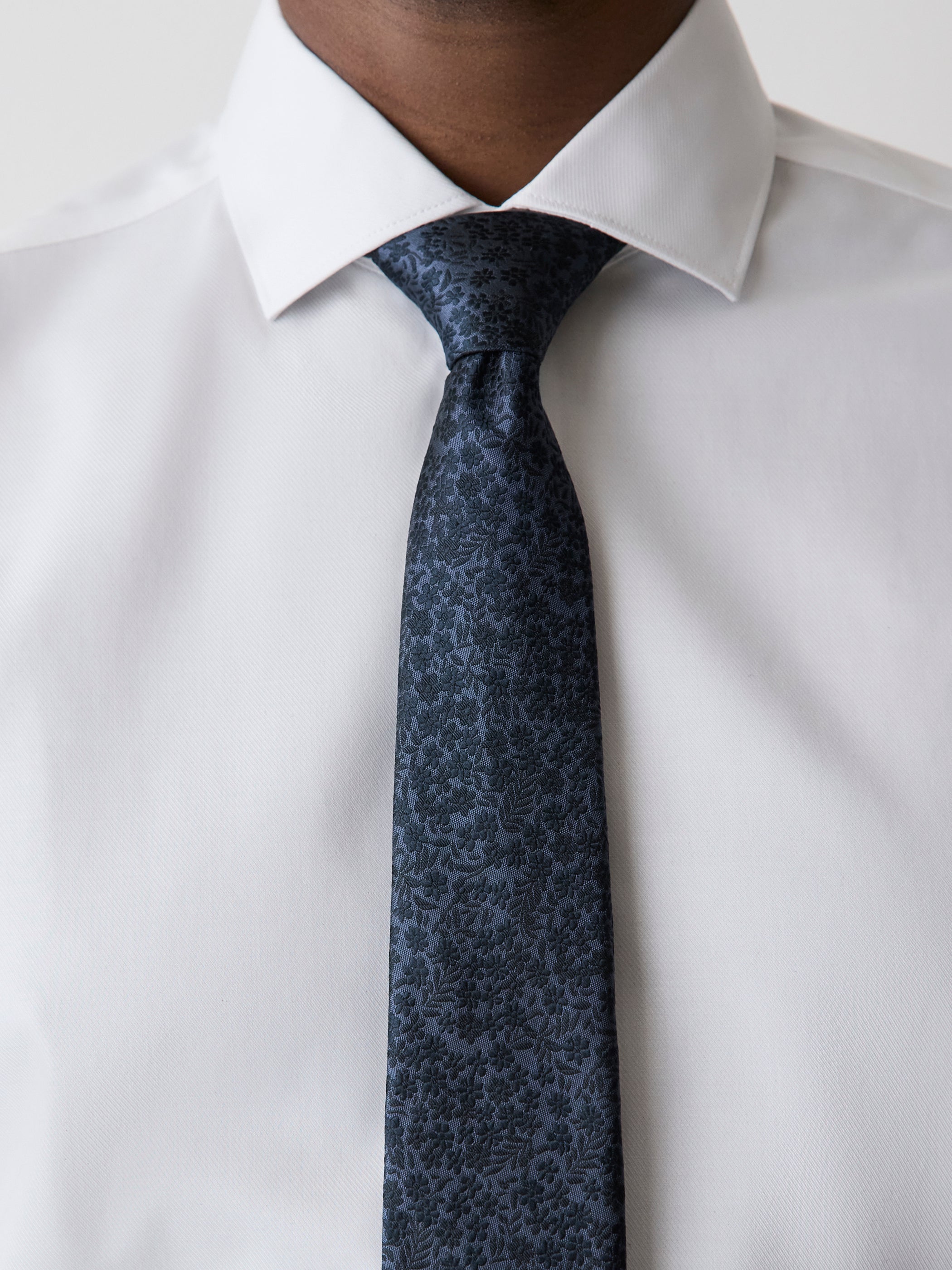Regular Tie with Tonal Floral Pattern