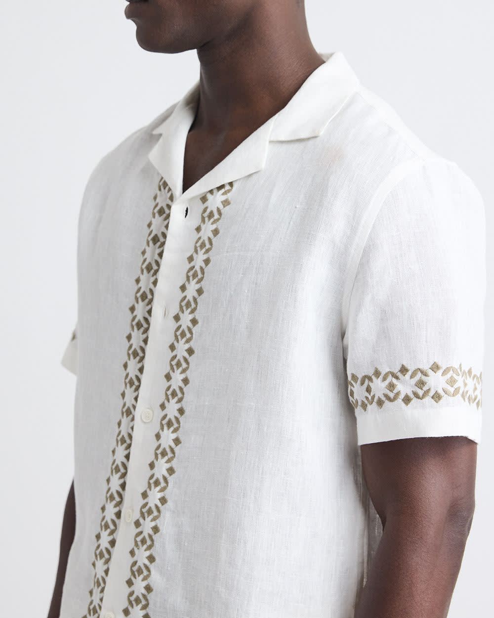 Chemise en Lin à Manches Courtes et Col Camp avec Détails Brodés