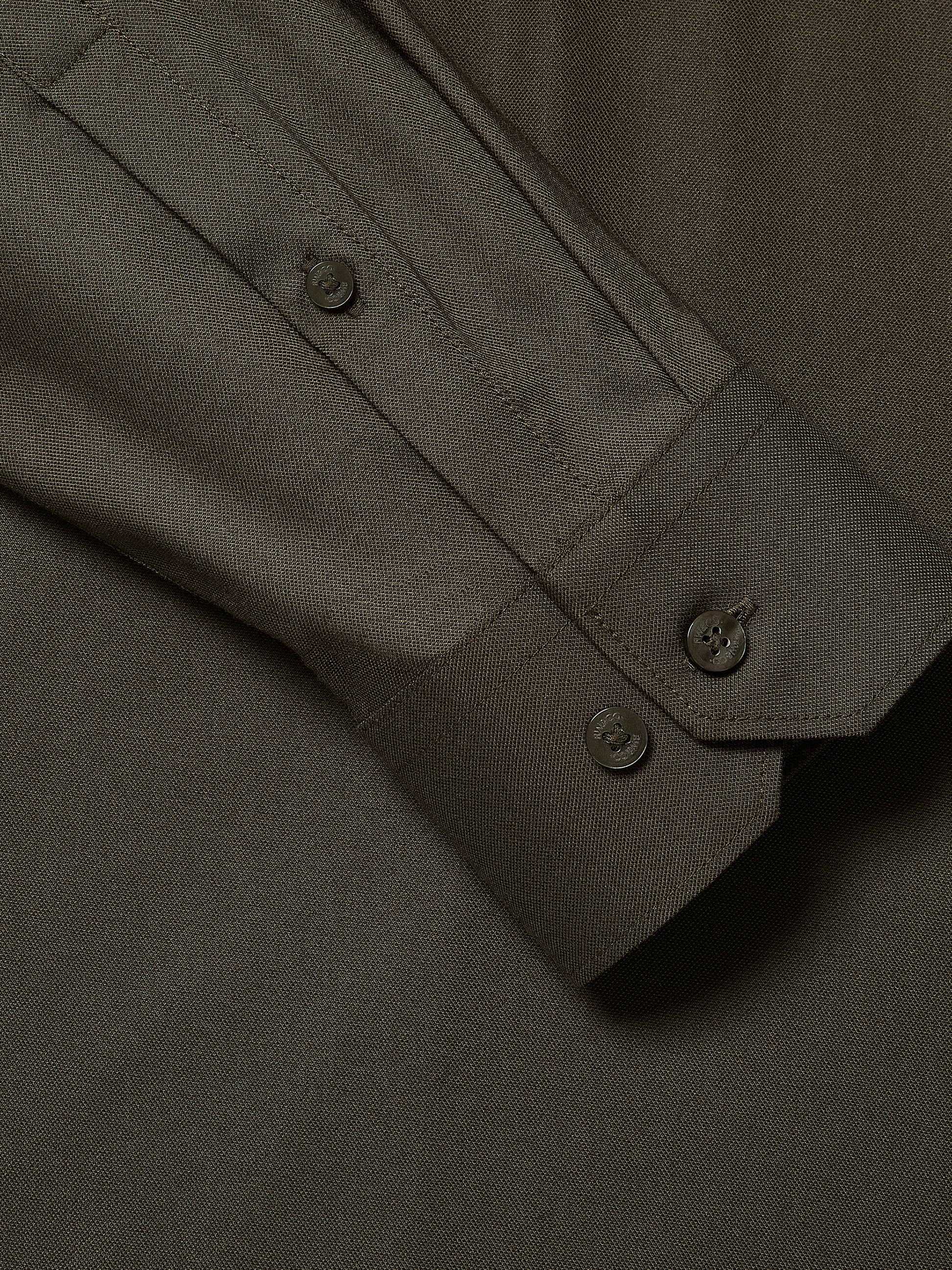 Two-Tone Slim-Fit Knit-Like Dress Shirt