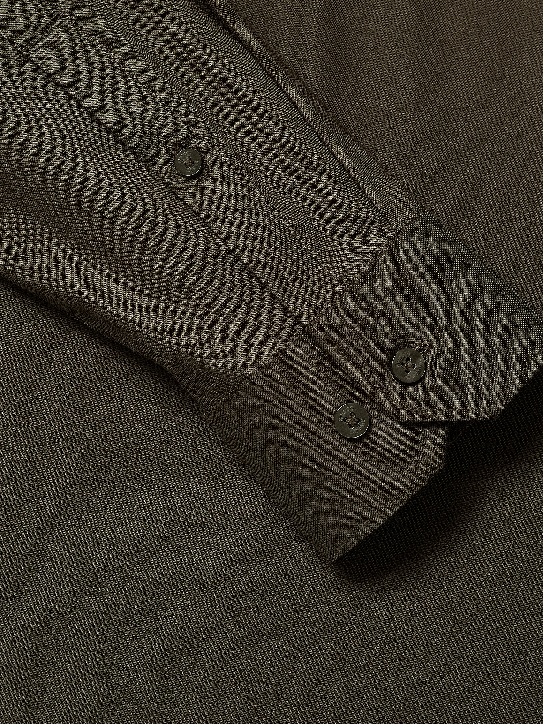 Two-Tone Slim-Fit Knit-Like Dress Shirt
