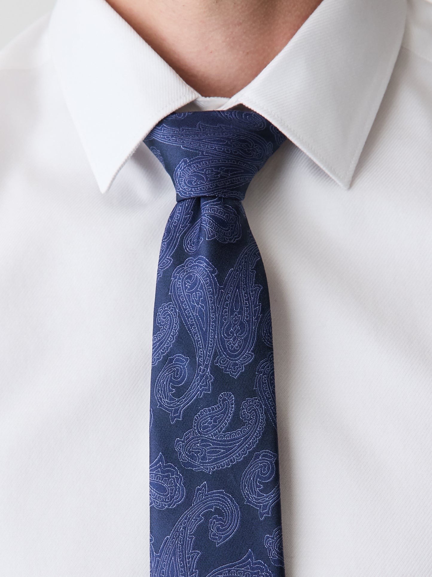 Skinny Tie with Paisley Pattern