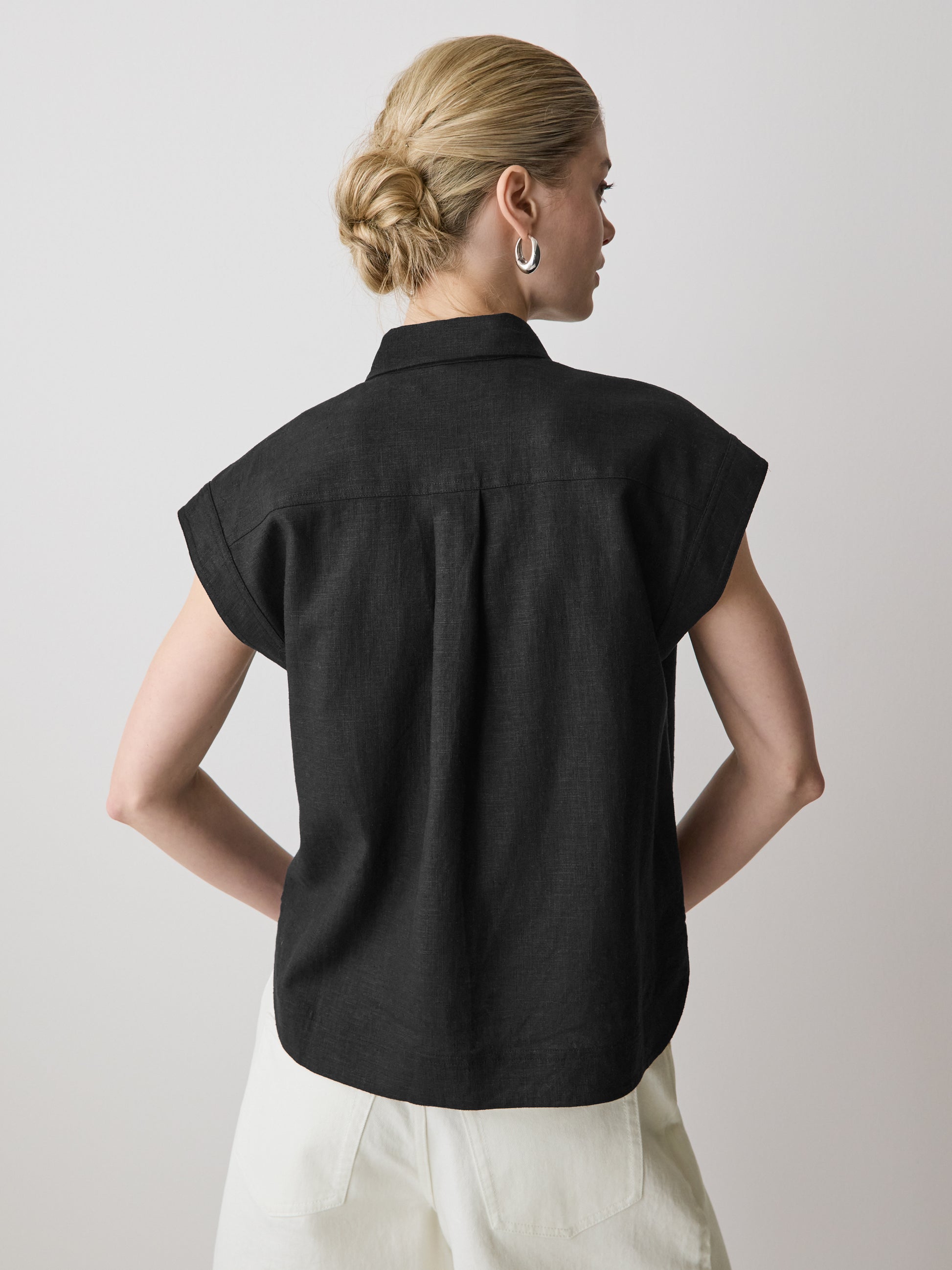 Linen-Blend Extended-Sleeve Blouse with Shirt Collar
