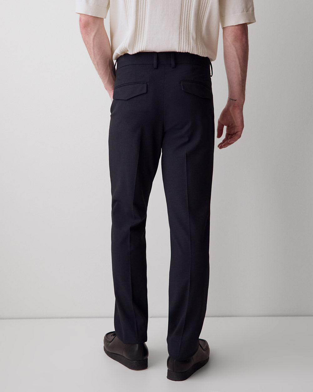 Slim-Fit Essential City Pant