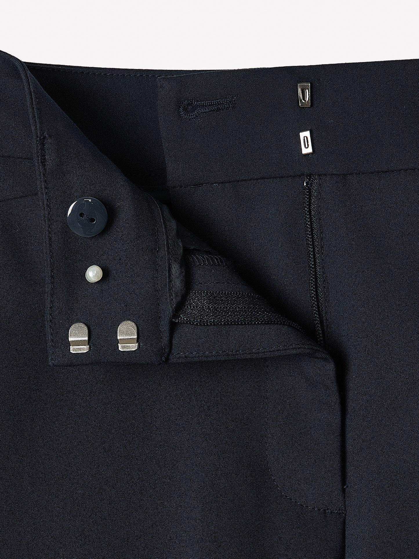 Limitless Mid-Rise Slim-Leg Signature Fit Ankle Pant