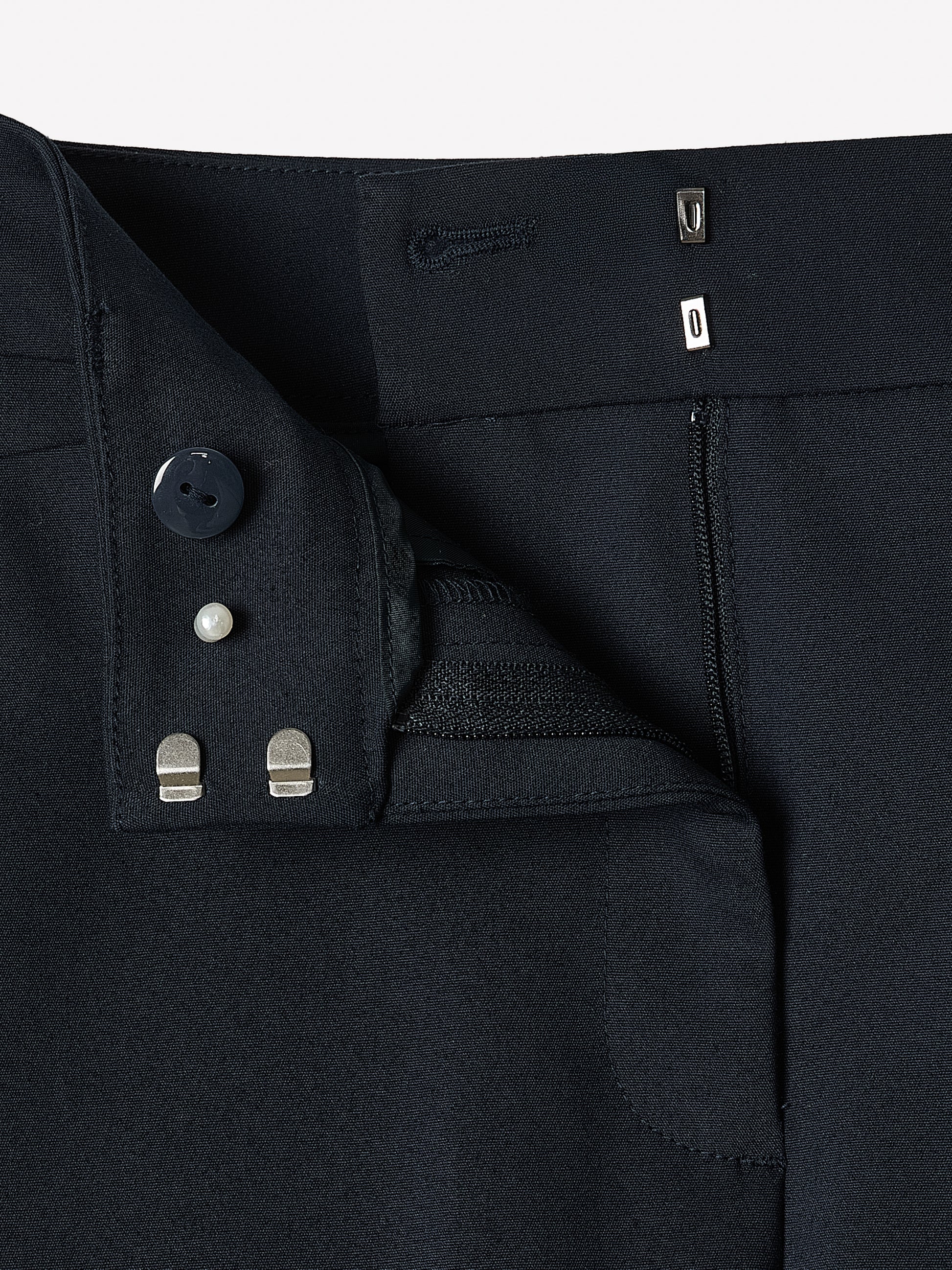 Limitless Mid-Rise Slim-Leg Signature Fit Ankle Pant